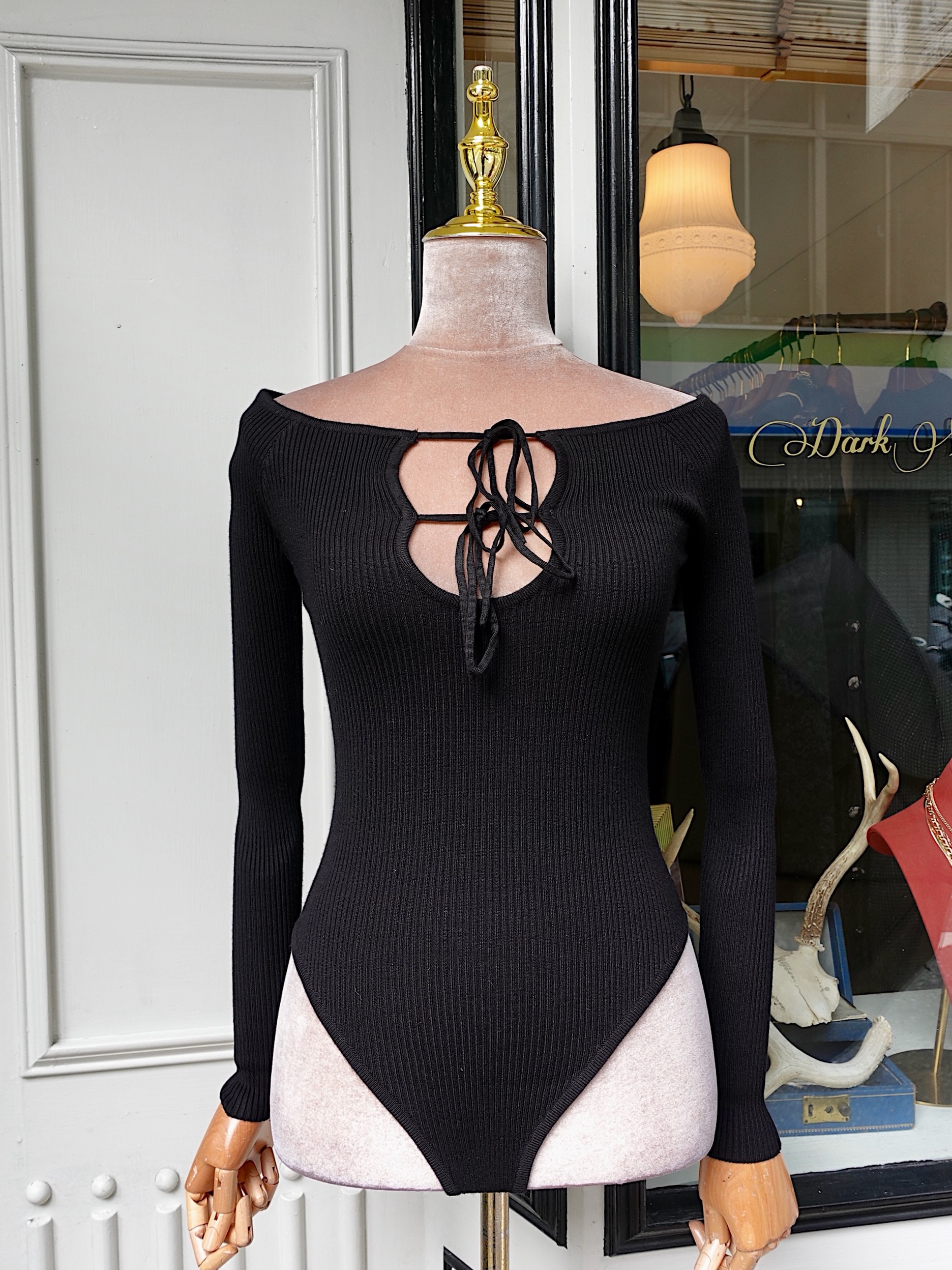 Creamy Butter 奶油黑色露肩Cutout綁帶羅紋針織連身衣 Bodysuit