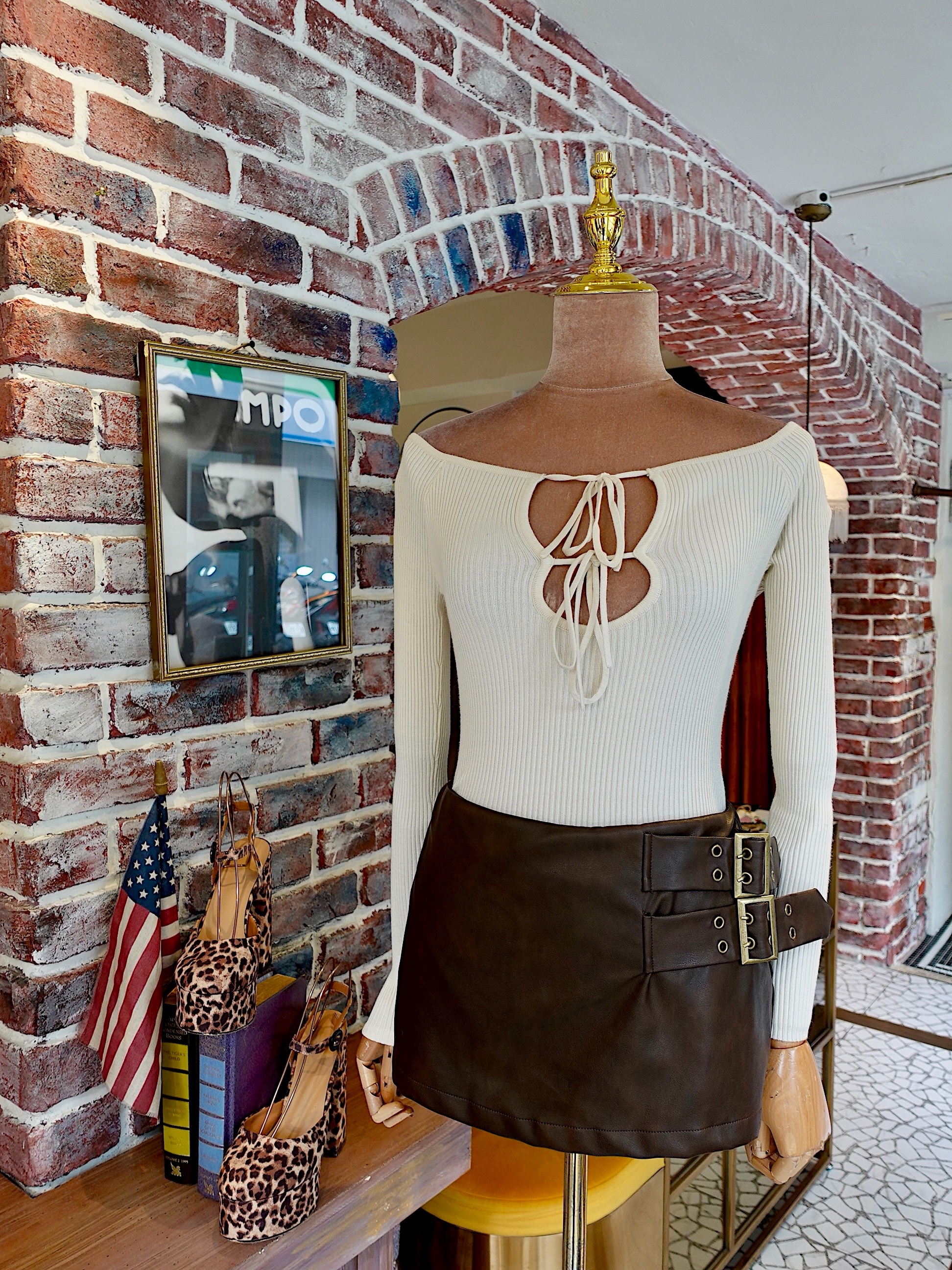 Creamy Butter 奶油白色露肩Cutout綁帶羅紋針織連身衣 Bodysuit