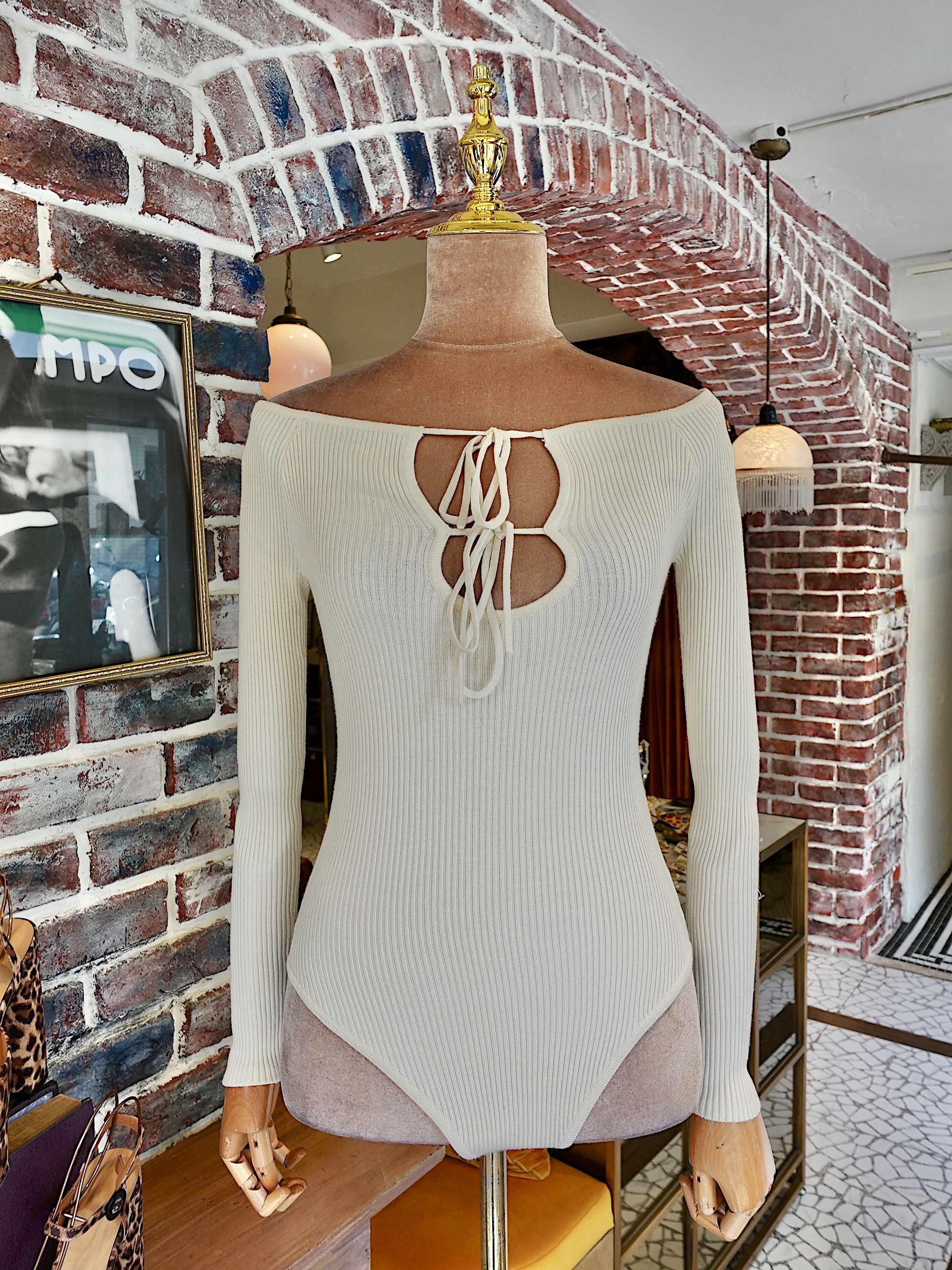 Creamy Butter 奶油白色露肩Cutout綁帶羅紋針織連身衣 Bodysuit