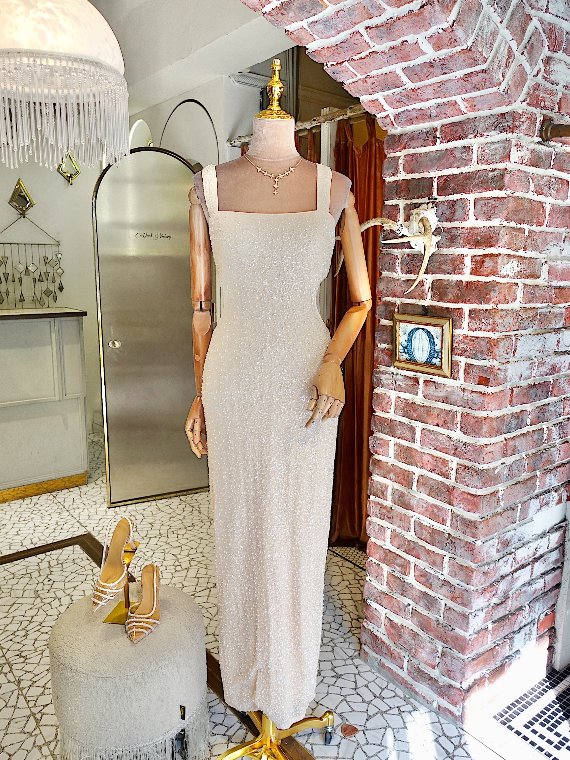 Champagne Tea香檳奶油色亮片Cutout Maxi Dress