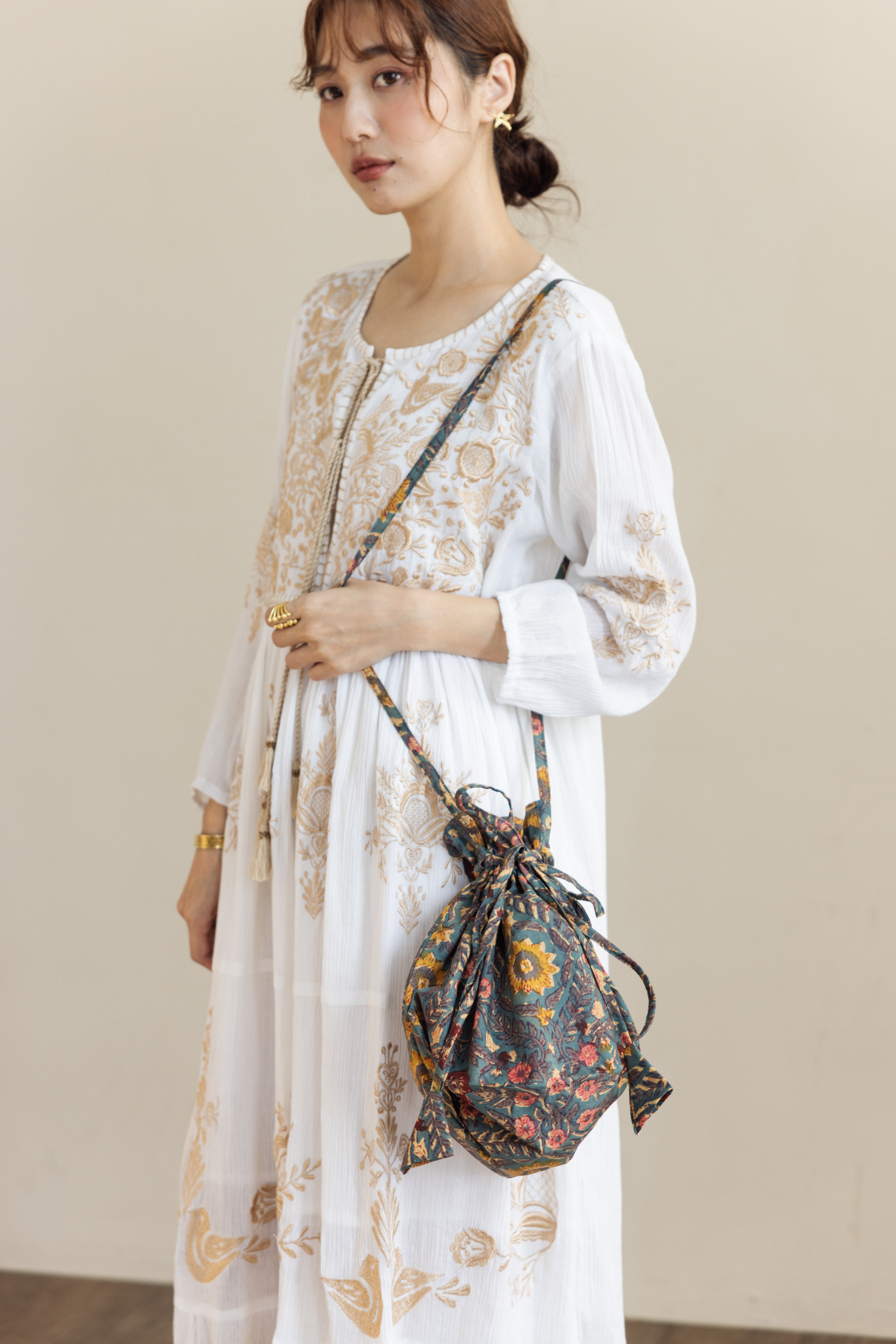 斜背可愛小球包_藍花園