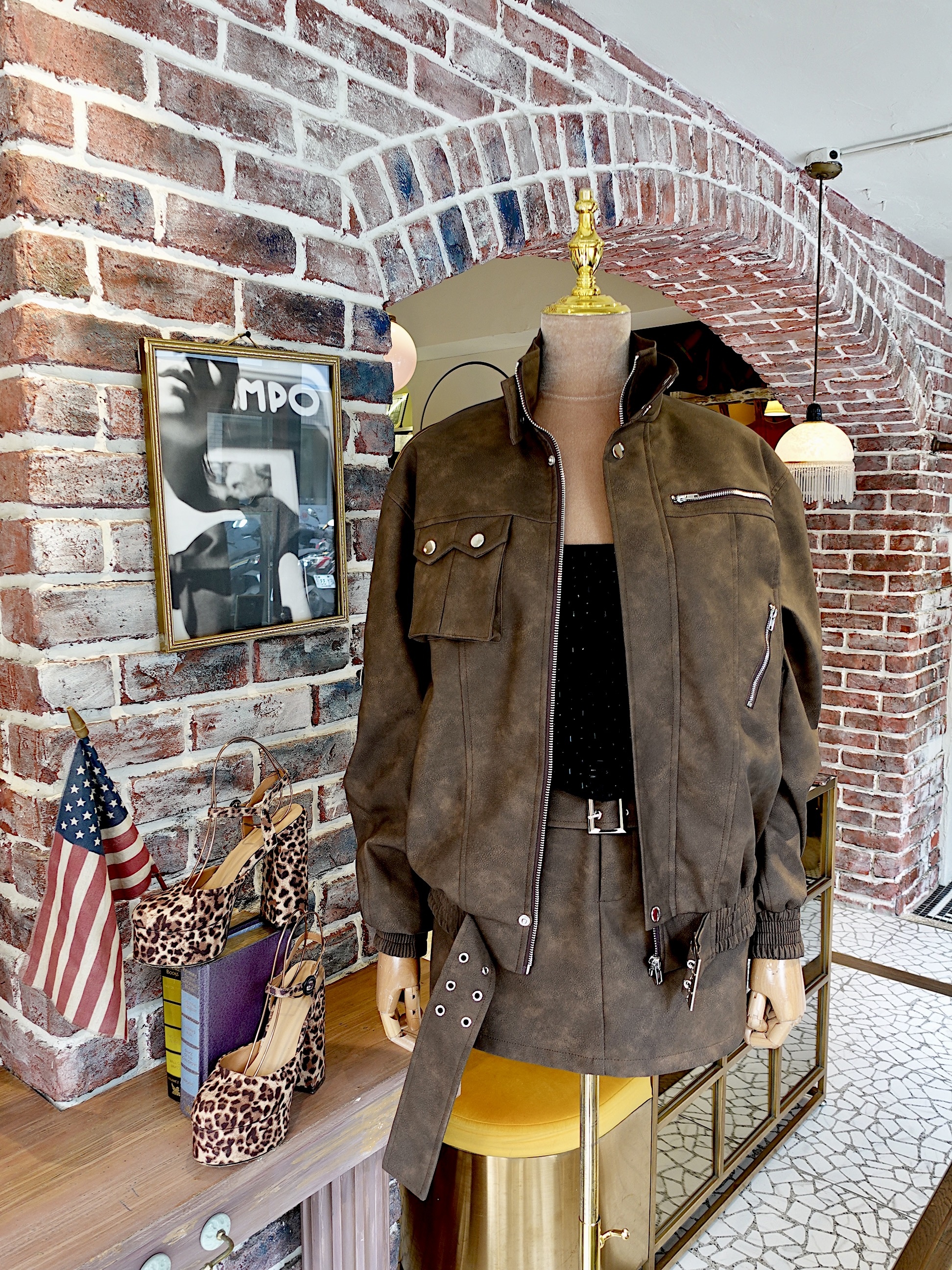 N.Y Street咖啡色腰帶飛行夾克外套+ 高腰腰帶短裙套裝