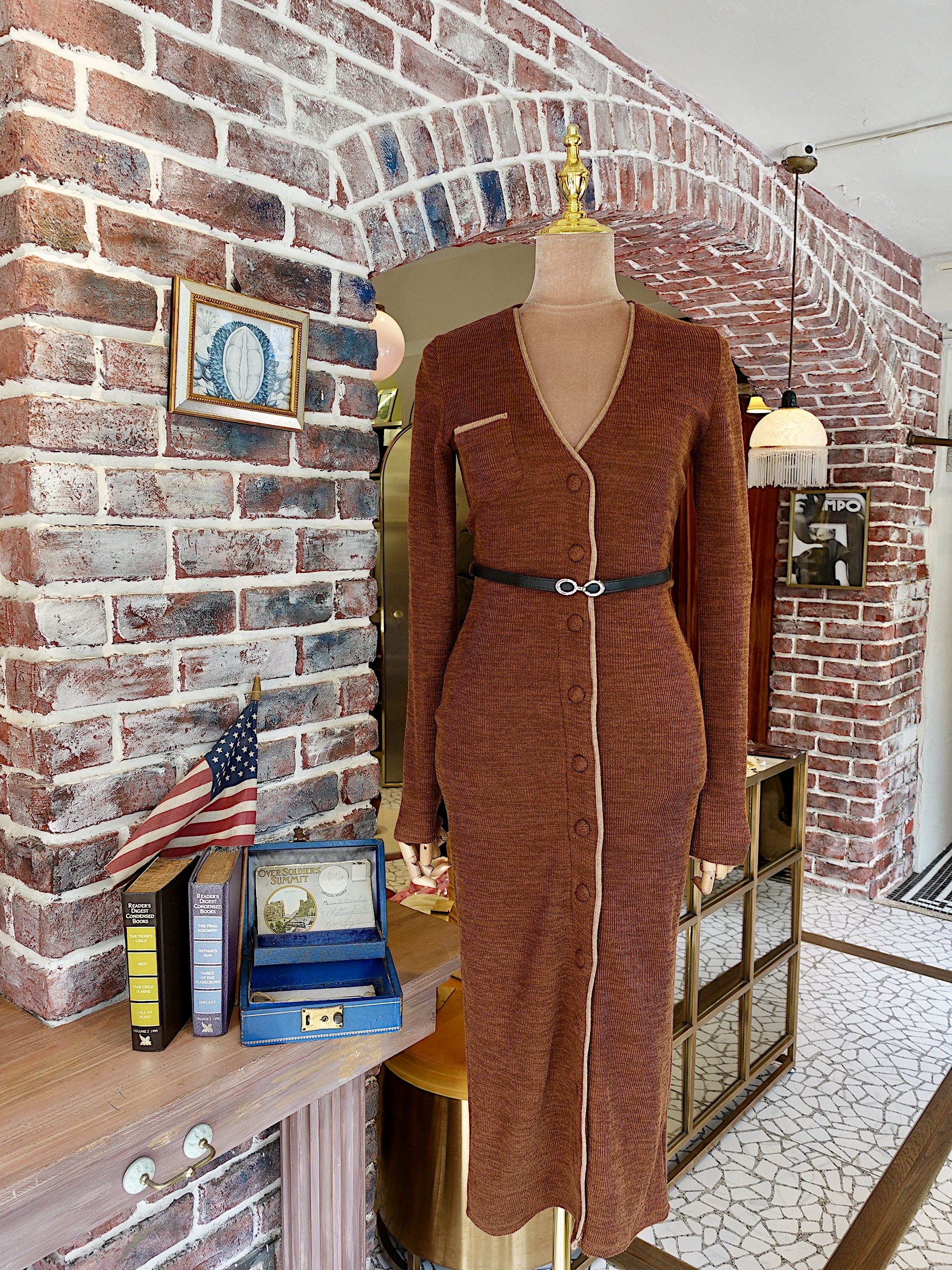 Chocolate巧克力色 V領鈕扣腰帶毛衣Dress