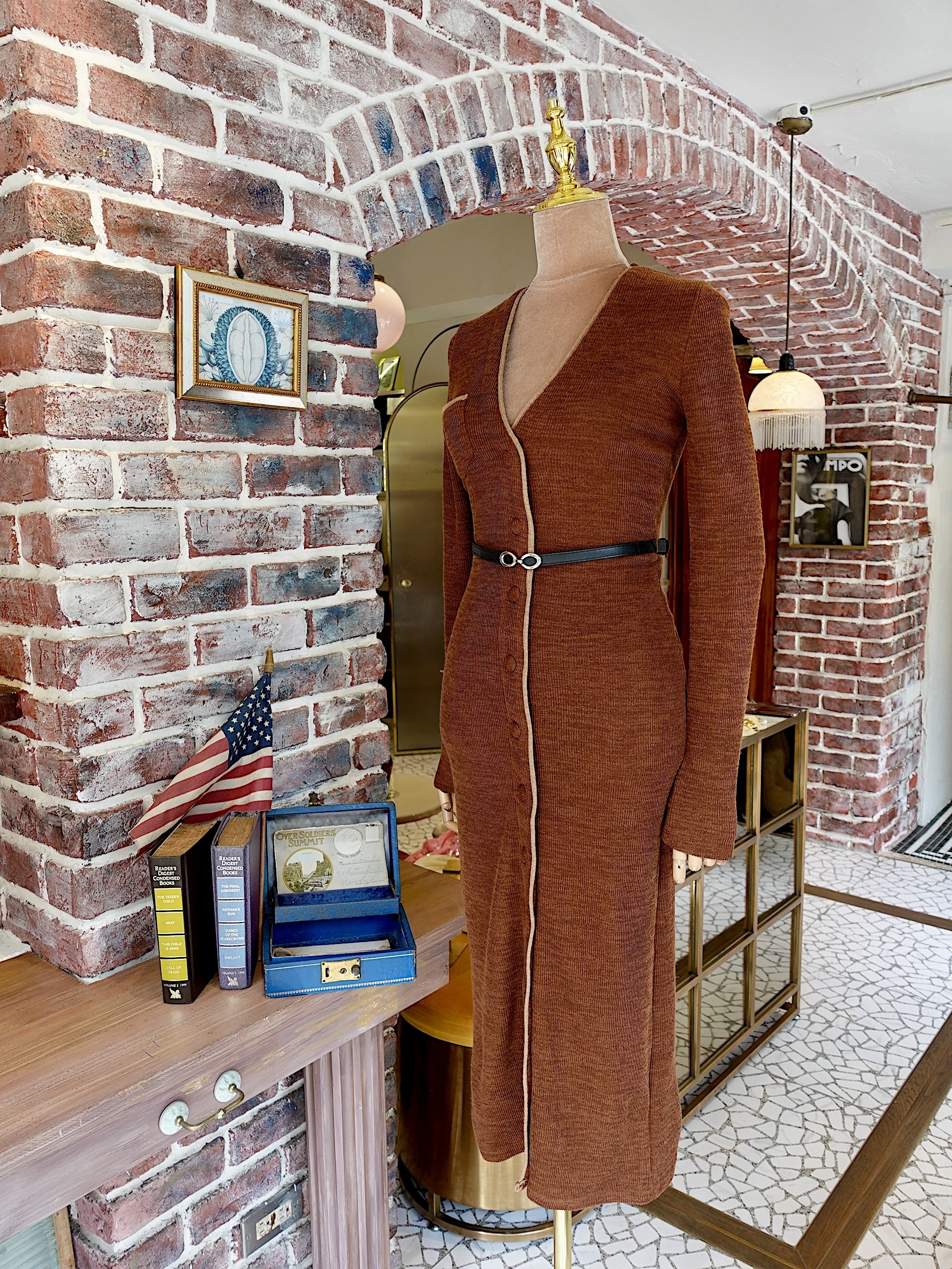 Chocolate巧克力色 V領鈕扣腰帶毛衣Dress