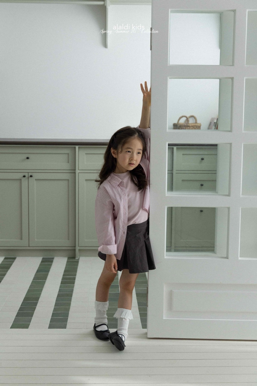 正韓春Aladin 好搭配碳黑百褶裙