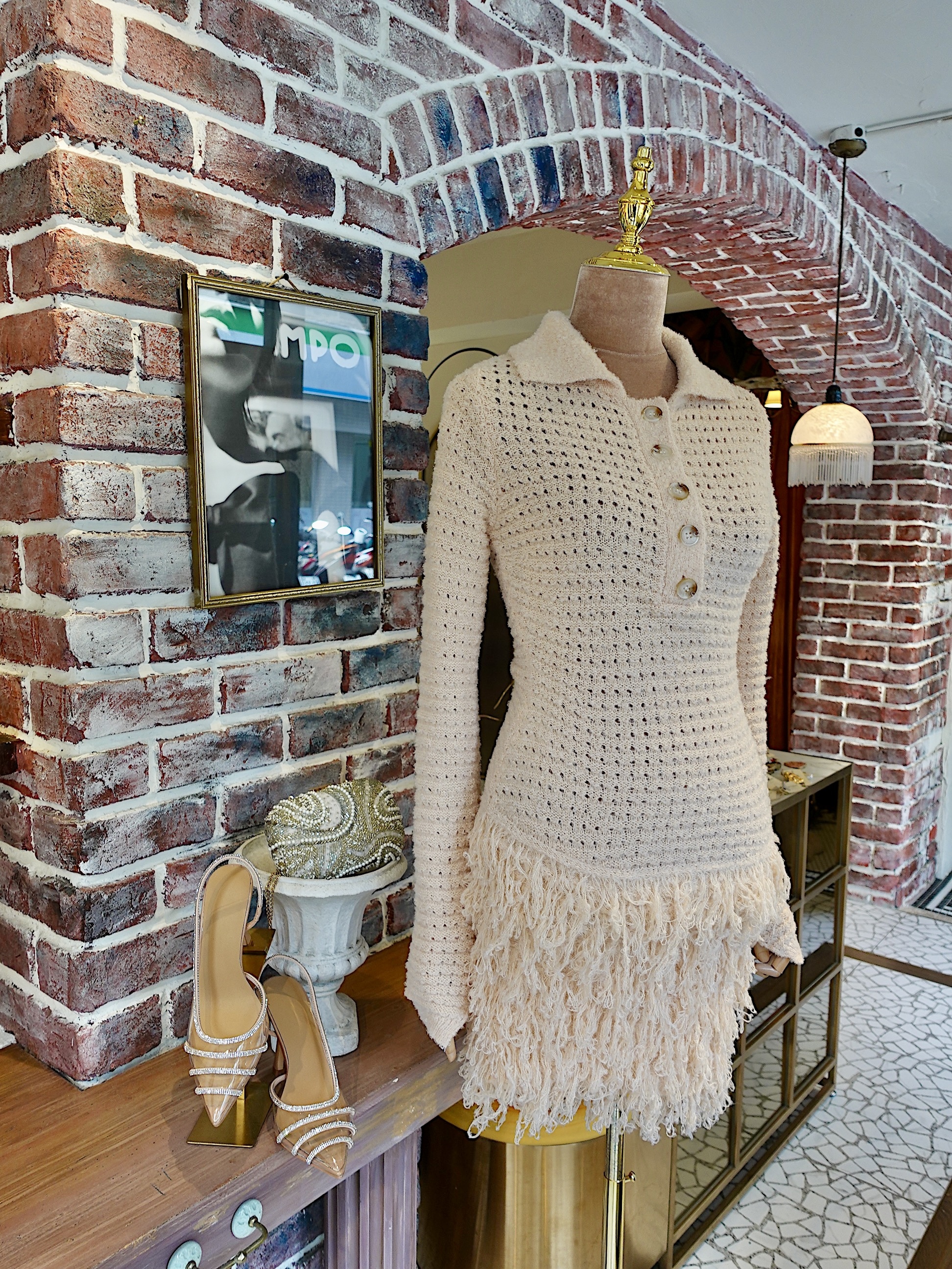 Spring Cream奶油色毛毛洞眼針織流蘇 Mini Dress