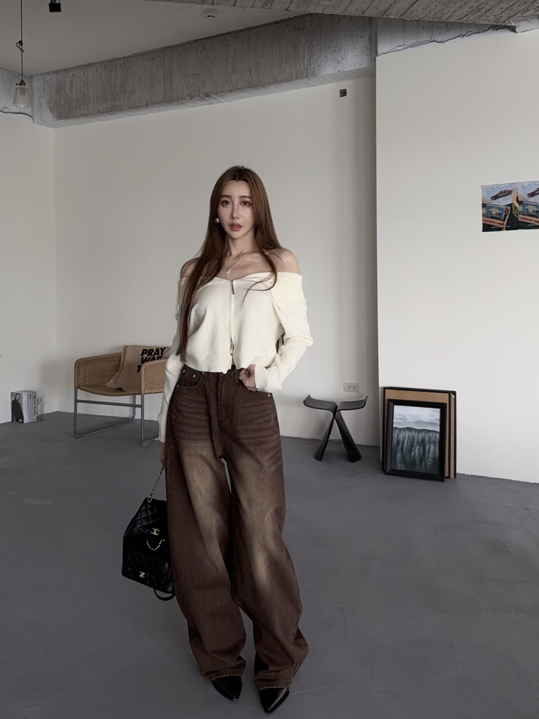 美式咖水洗彎刀牛仔褲