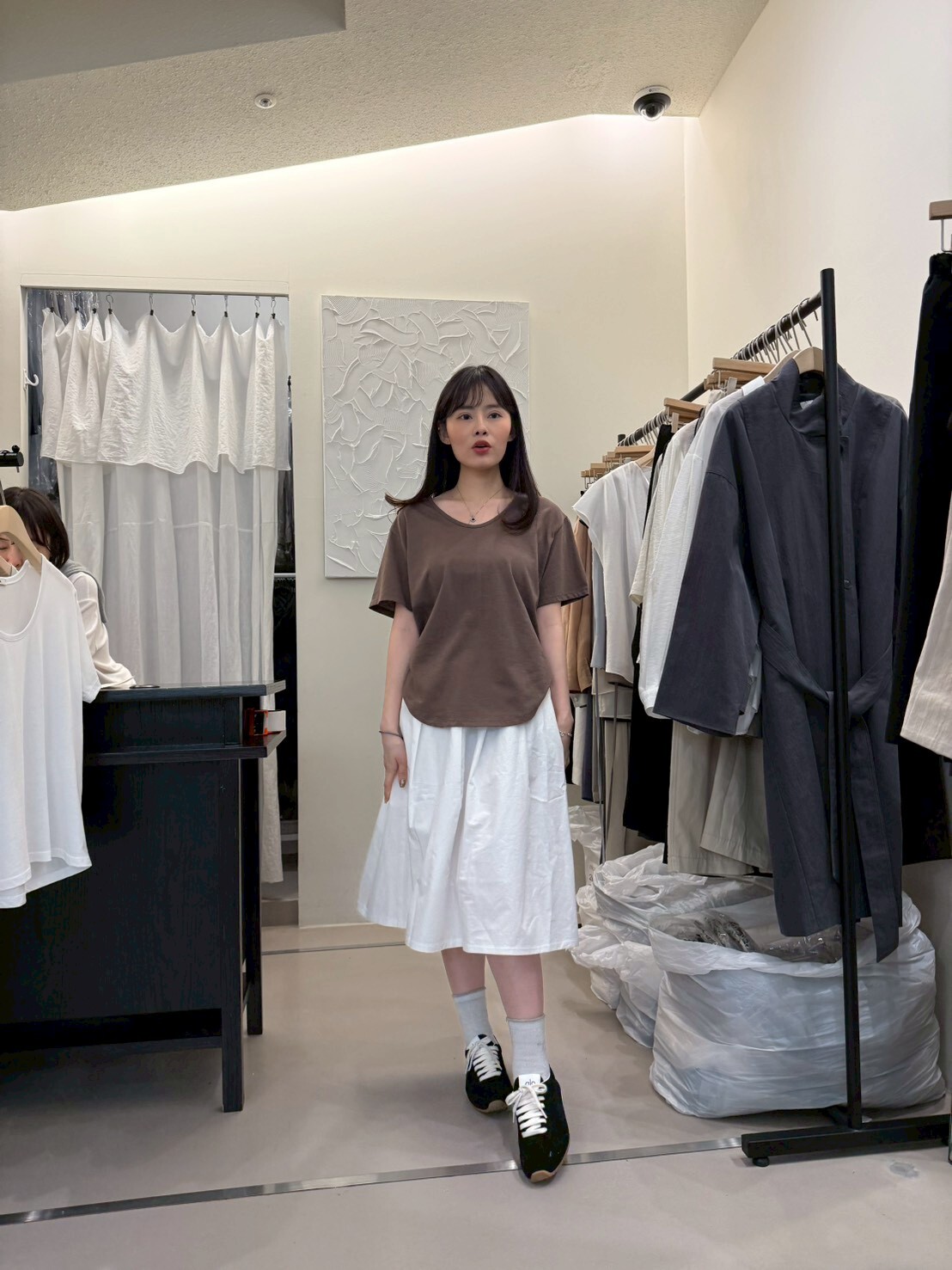 KN5524 大V領側開叉Tee *特價* (優惠碼同充值購物金不適用)