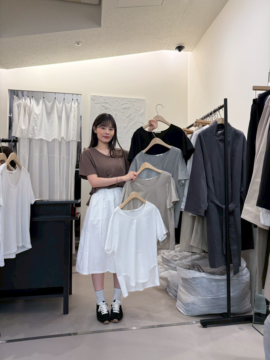 KN5524 大V領側開叉Tee *特價* (優惠碼同充值購物金不適用)