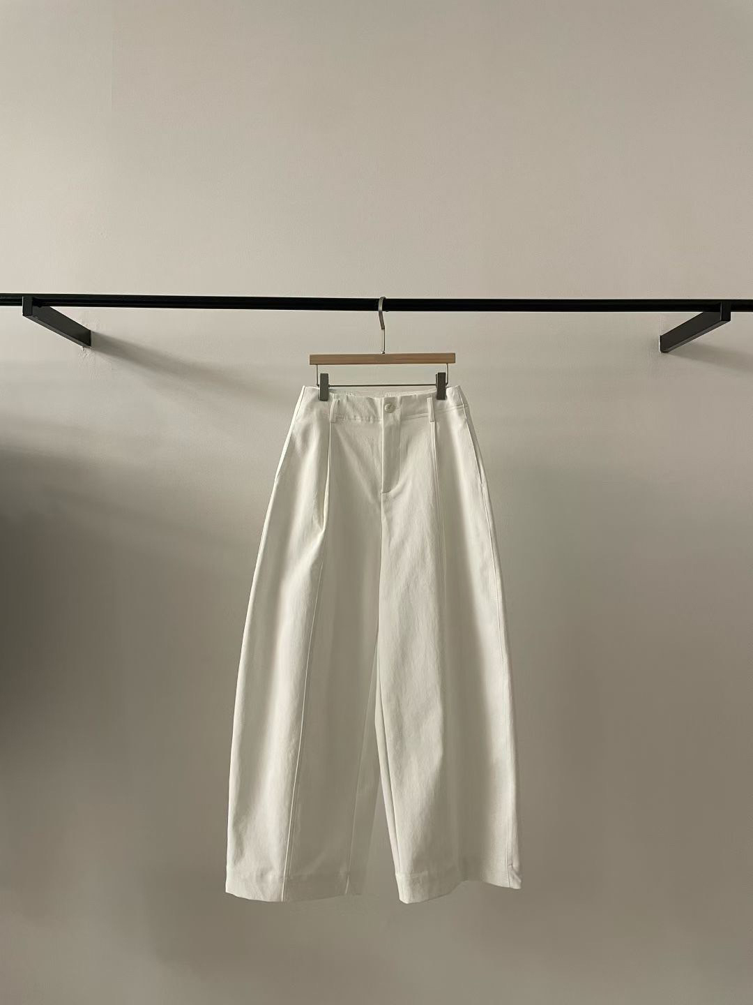 同色系單釦打褶造型老爺褲-S-Ｍ / 2色