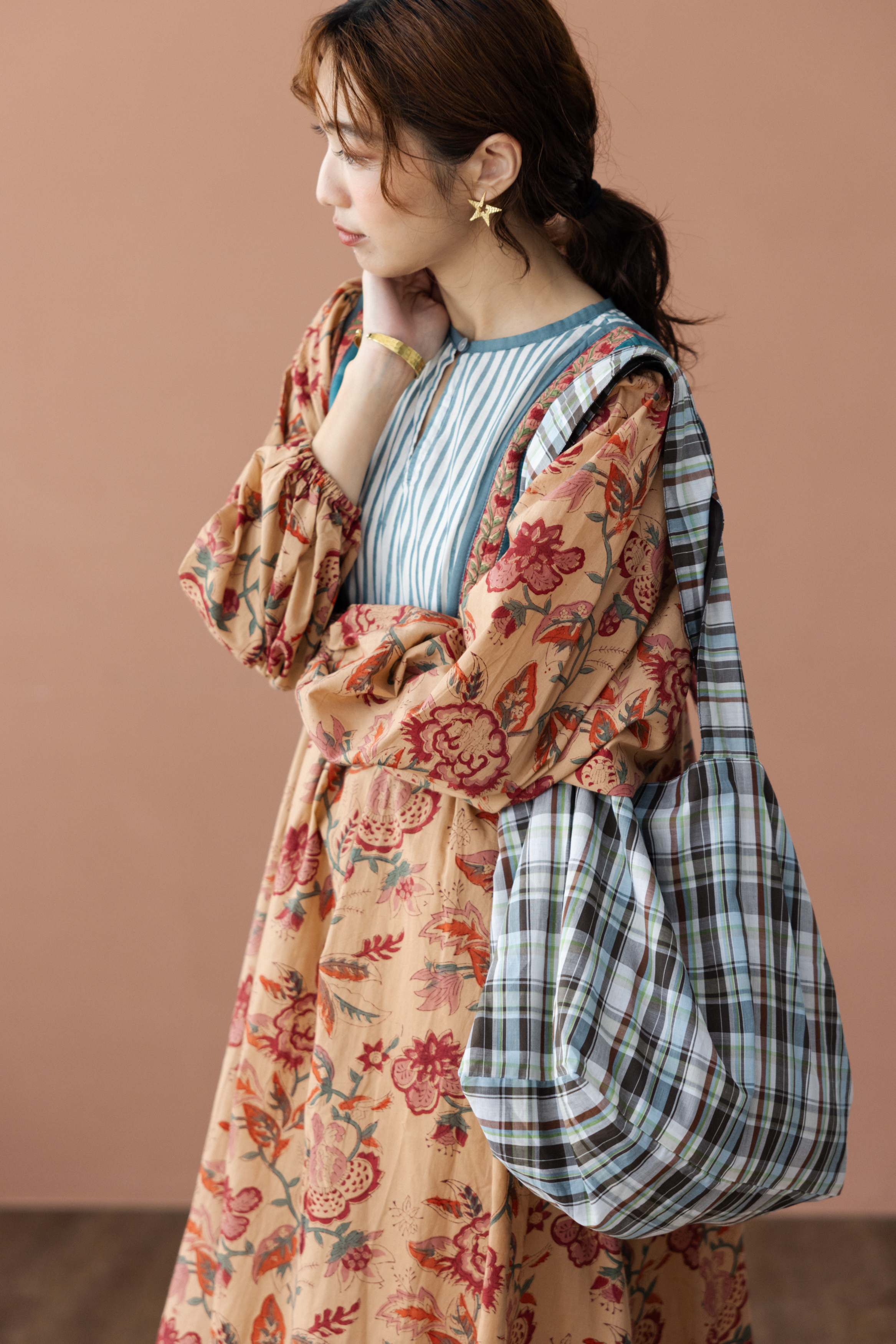 交叉手提立體包_黑藍格紋