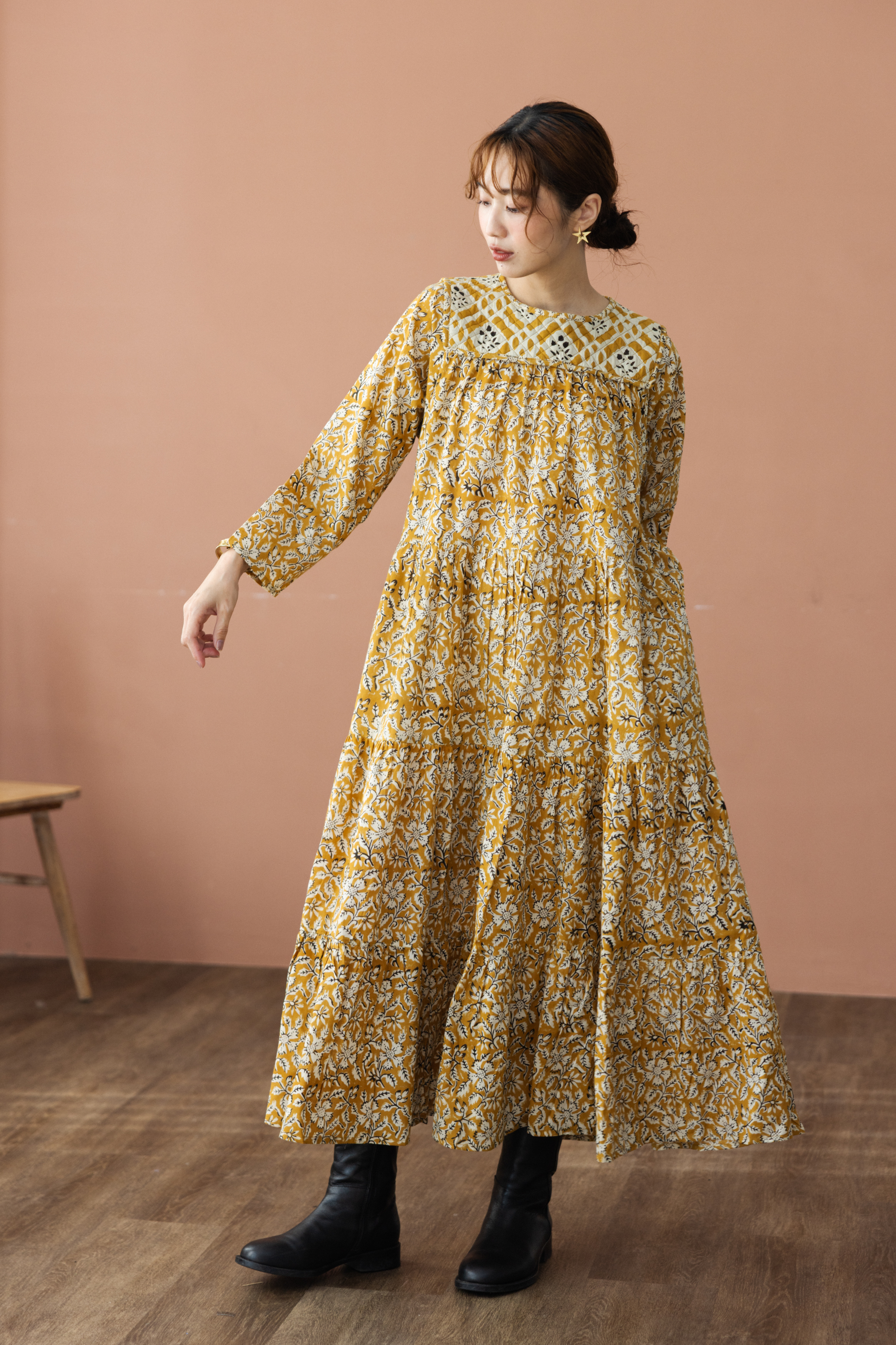 圓領鋪棉後綁帶長袖長洋裝_黃