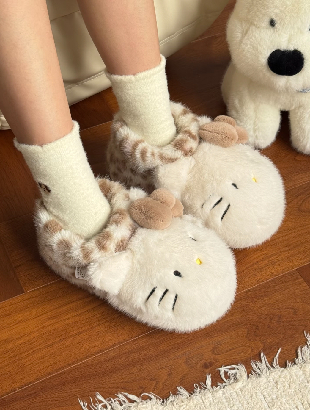 <預購>Hello Kitty 毛茸茸蝴蝶結拖鞋 室內拖 (2colors)
