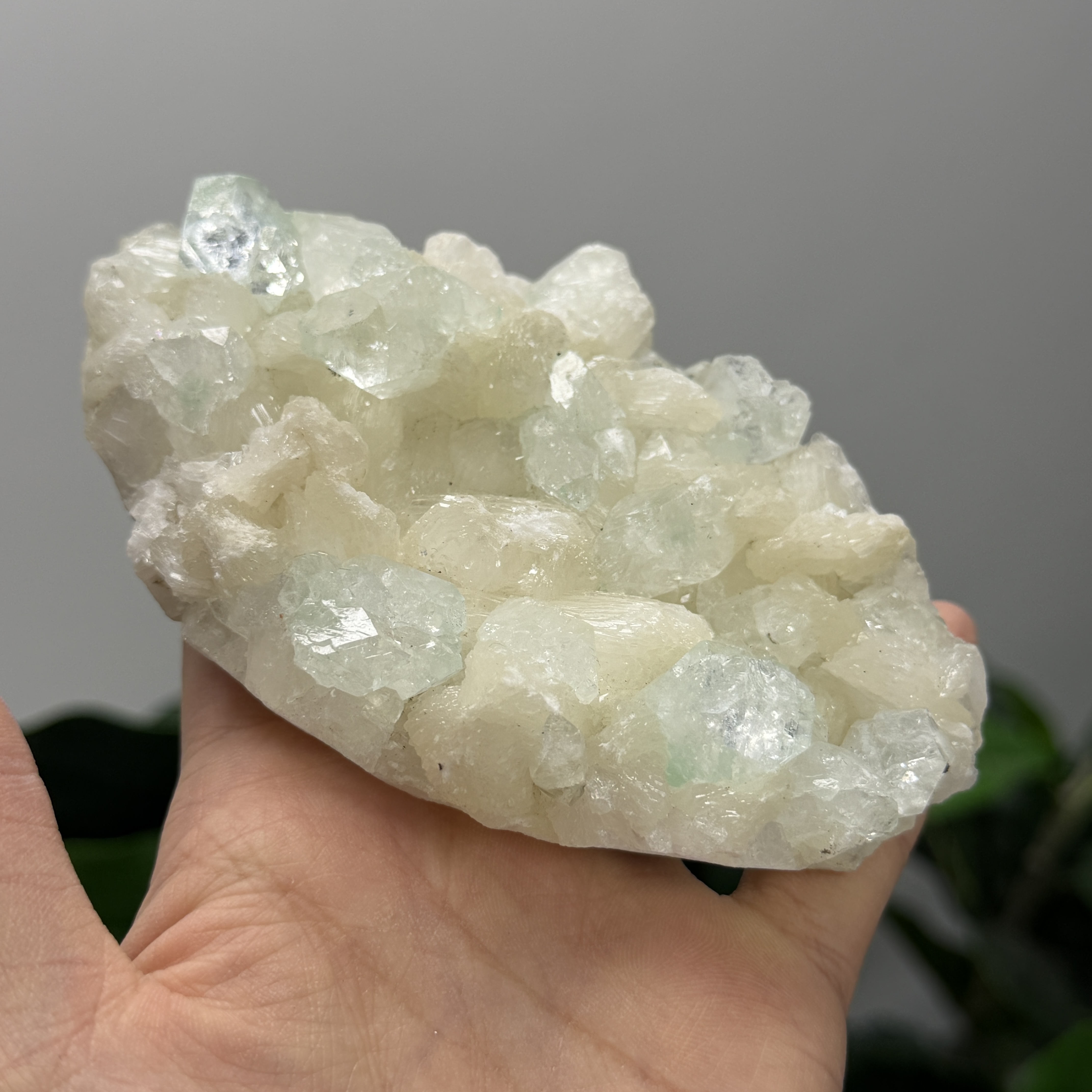 魚眼石 305g AP1542