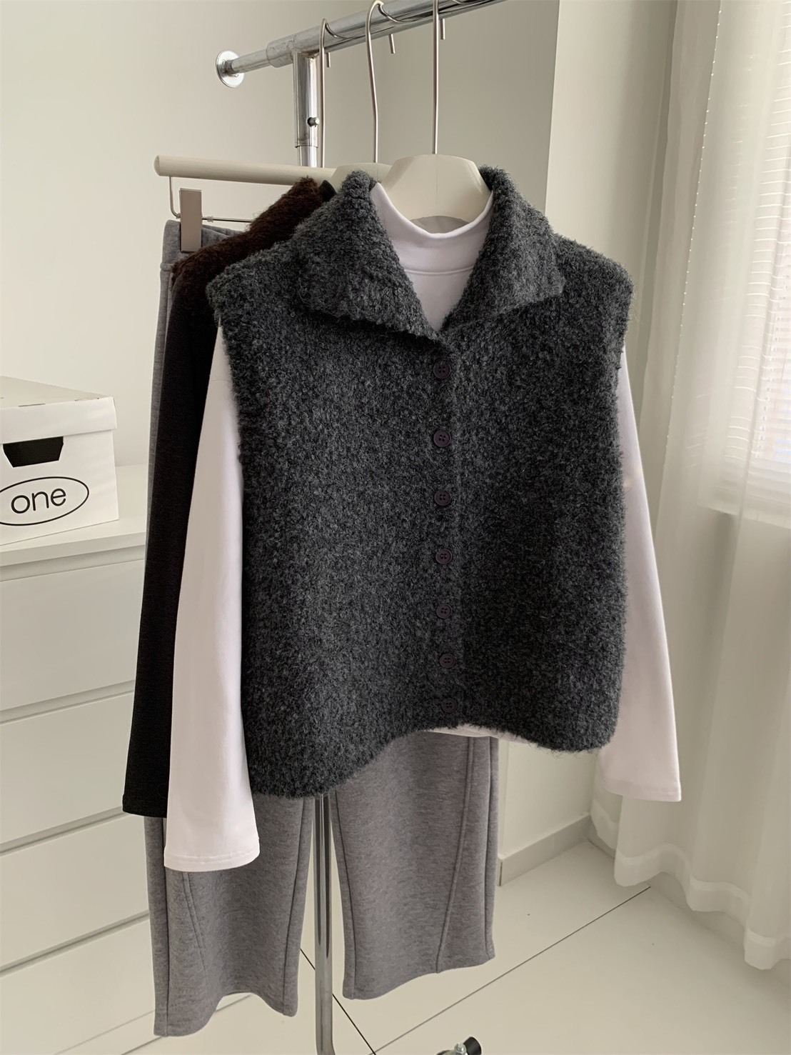 No. 4147 圈圈絨可翻立領牌扣馬甲