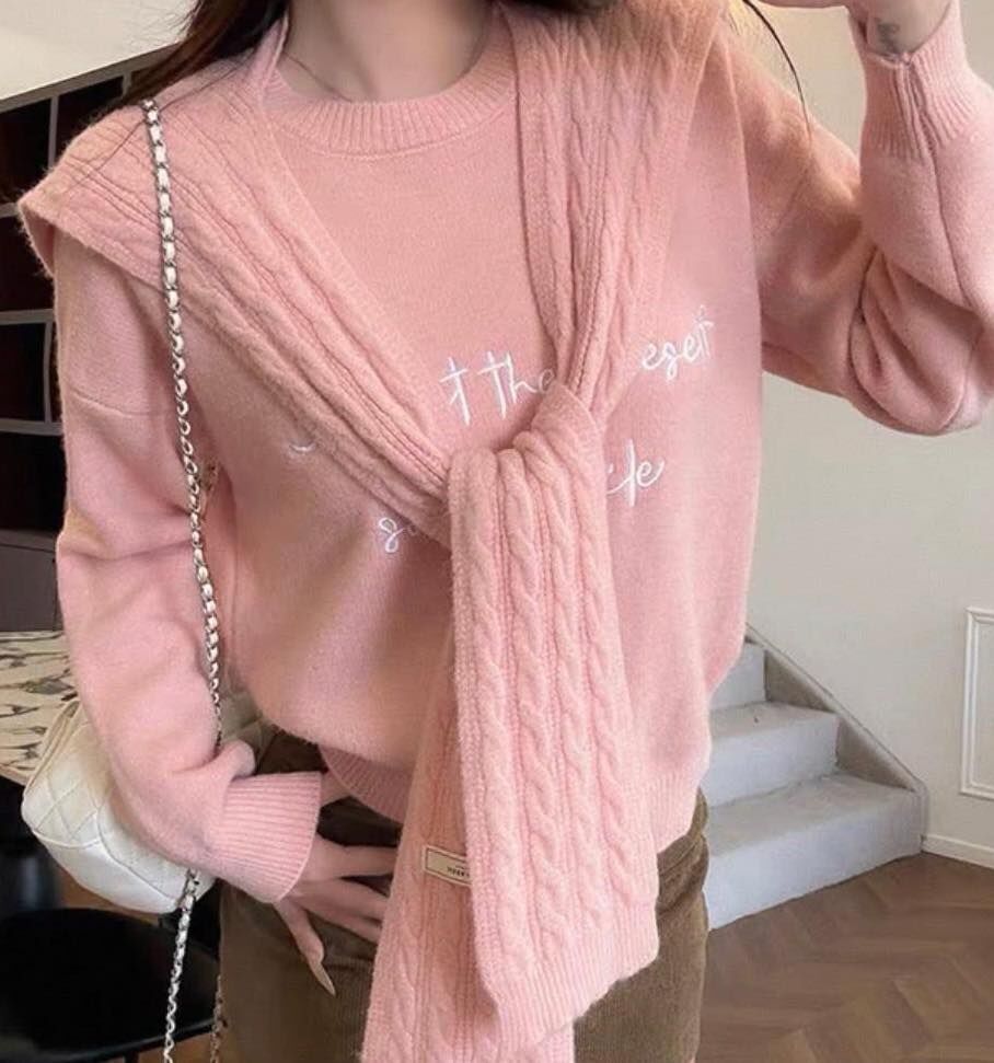 【柔軟親膚的刺繡字母批肩針織上衣】（現貨）