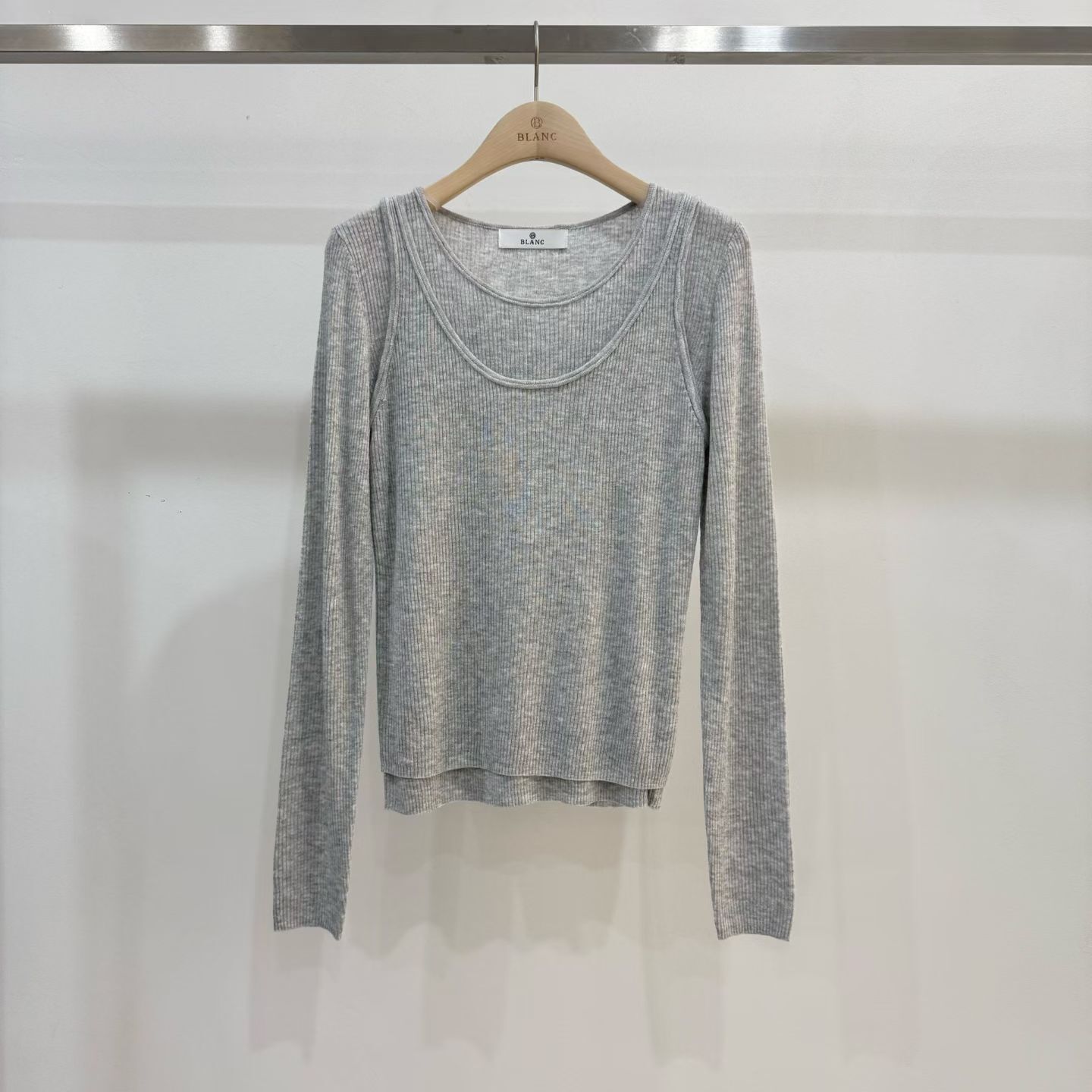 MB5508 暗紋兩件式背心長袖上衣 *特價* (優惠碼同充值購物金不適用)