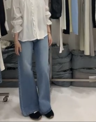 MB5509 淺洗水微喇叭牛仔褲 *特價* (優惠碼同充值購物金不適用)