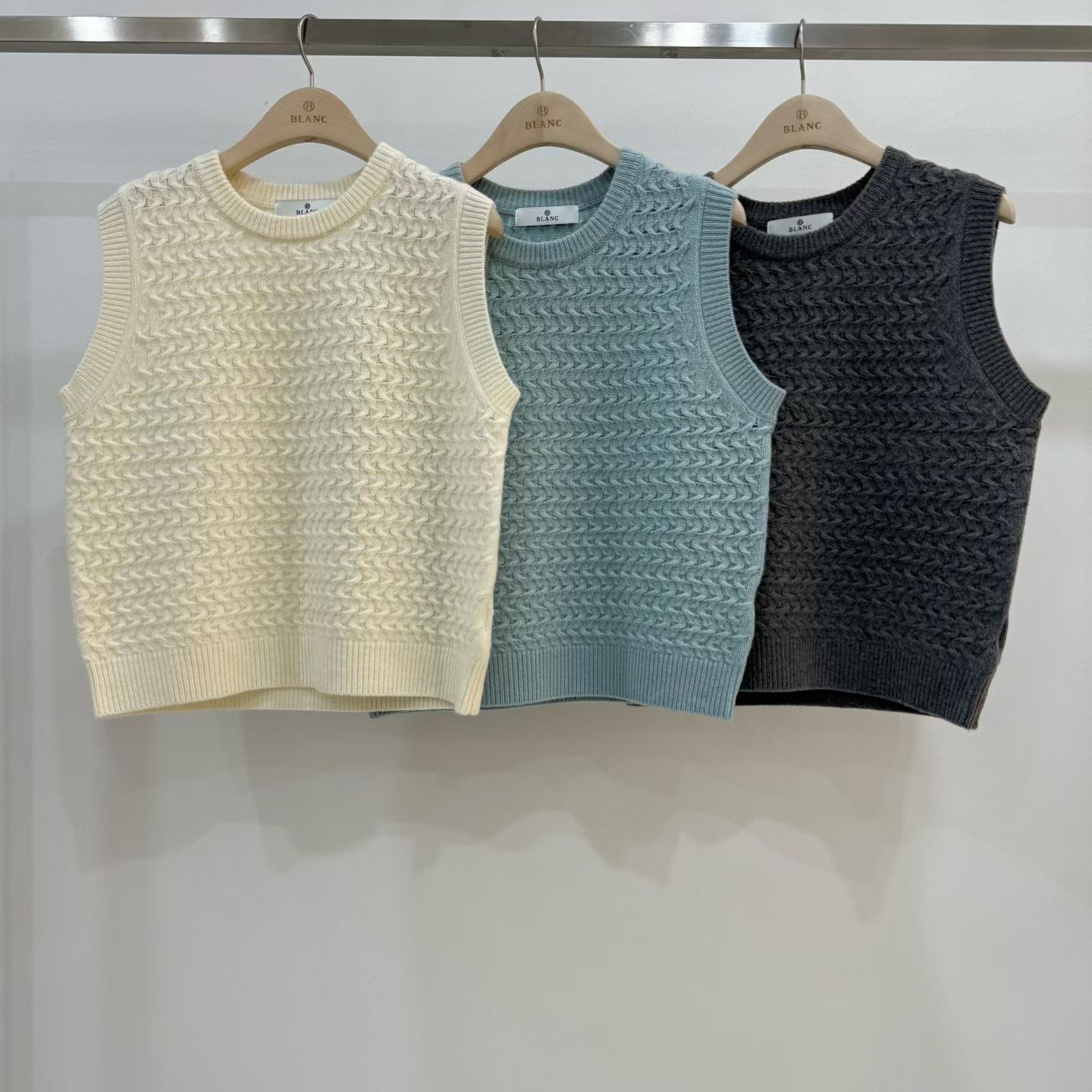 MB5525 立體織紋針織背心 *特價* (優惠碼同充值購物金不適用)