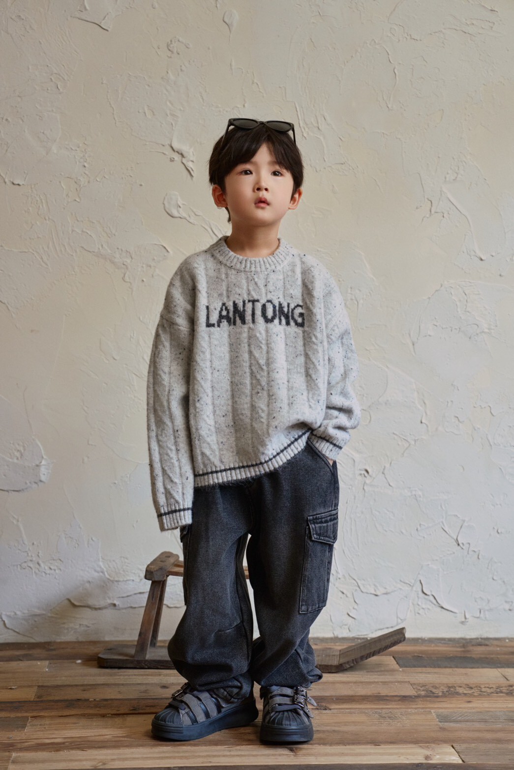 字母麻花針織毛衣