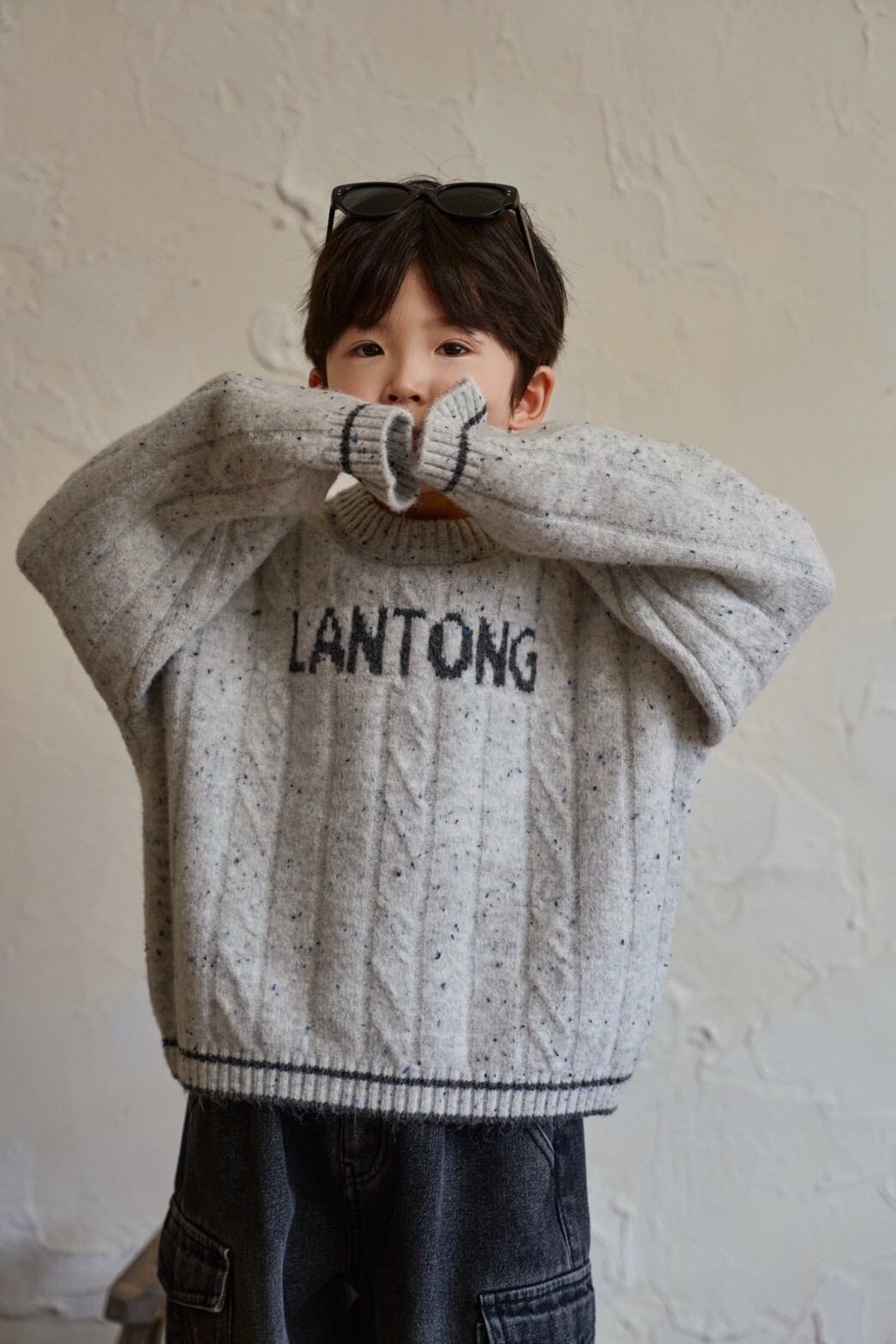 字母麻花針織毛衣