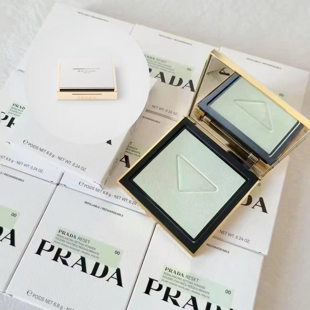 PRADA 綠粉餅