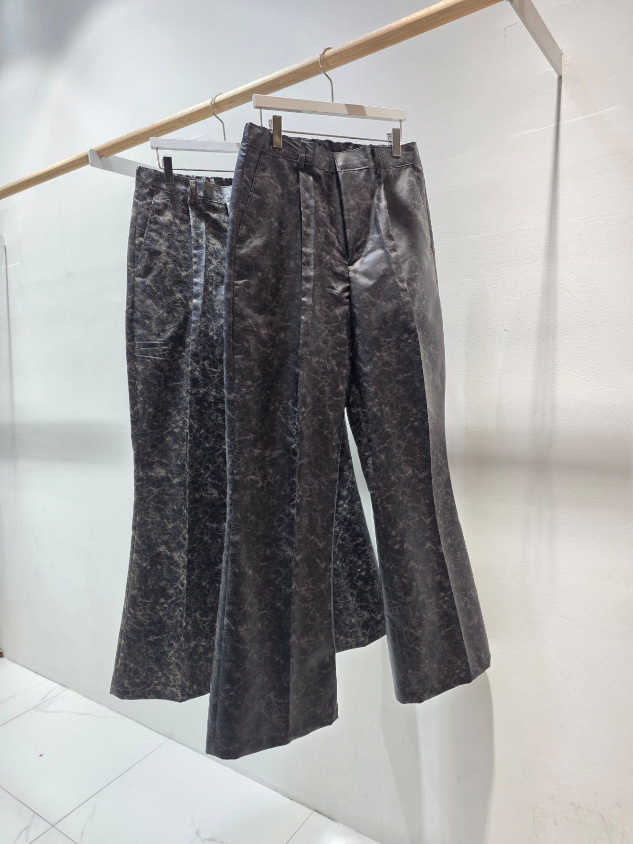 混色合成皮褲 C_y-145P