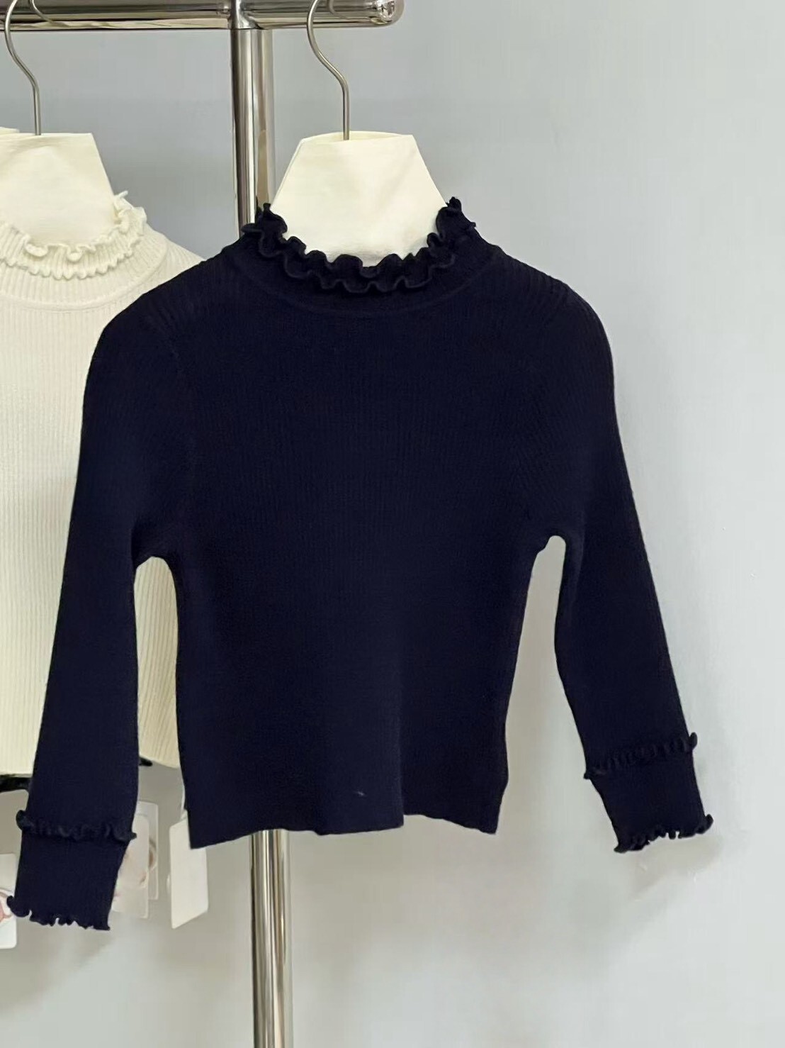 溫柔系捲邊立領針織上衣