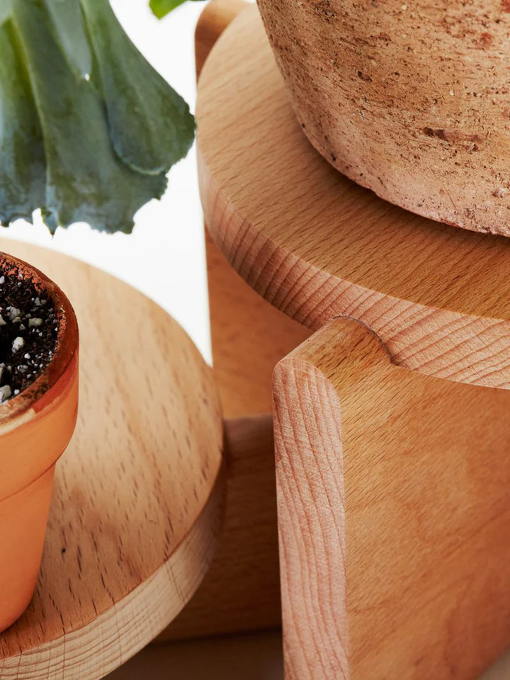 Areaware Pete Oyler-桌型花架，無論擺放精美物品還是樸素物件，都相得益彰，共兩件。