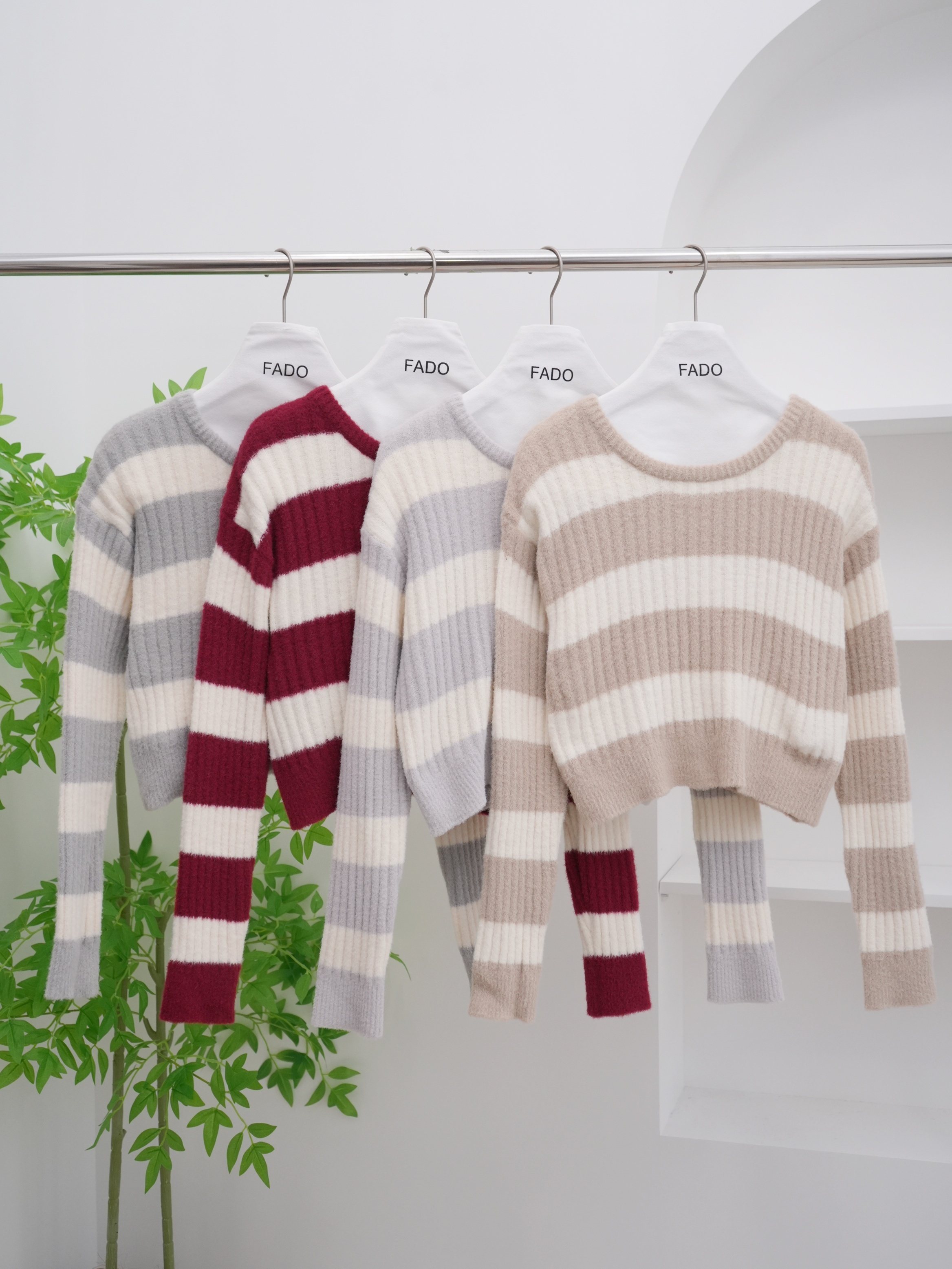 法朵Fado shop｜ 軟綿條紋短版毛衣 011A483 四色