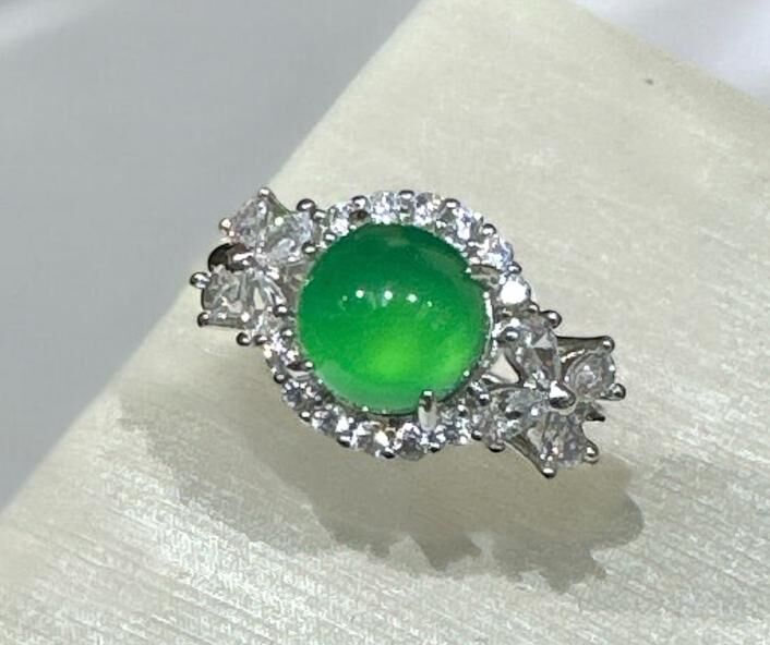 A20 5A級綠玉髓蛋面蝴蝶結碎石開口戎指 蛋面0.7cm