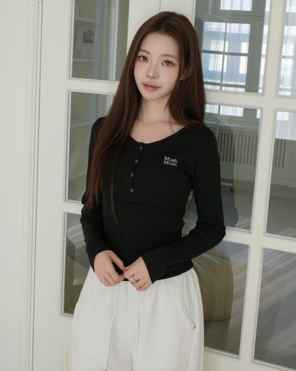 預訂｜MUAHMUAH V HENLEY NECK STITCH T-SHIRT