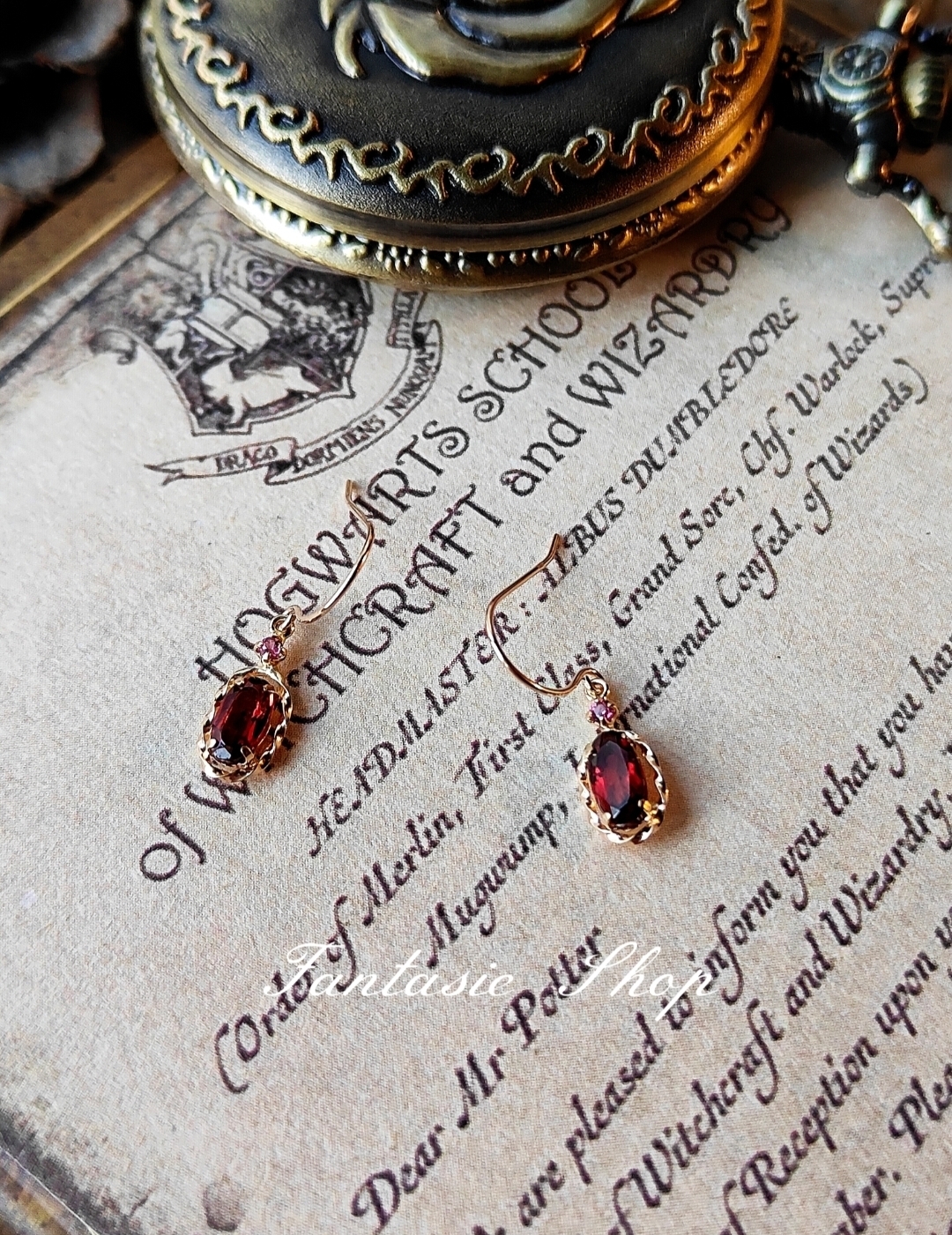 金頁微光・靛紅