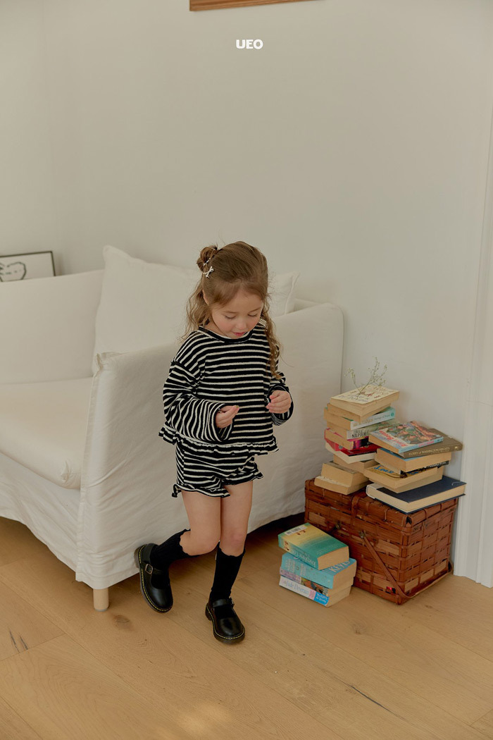 正韓春ueo 兩色捲邊條紋短褲