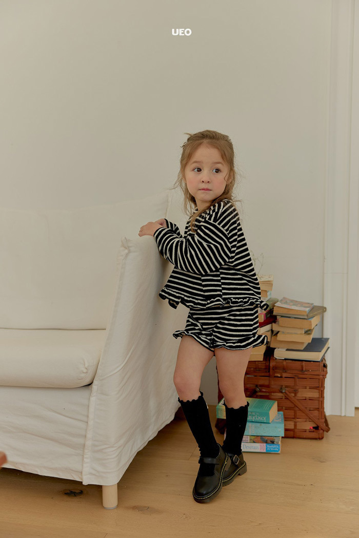 正韓春ueo 兩色捲邊條紋上衣