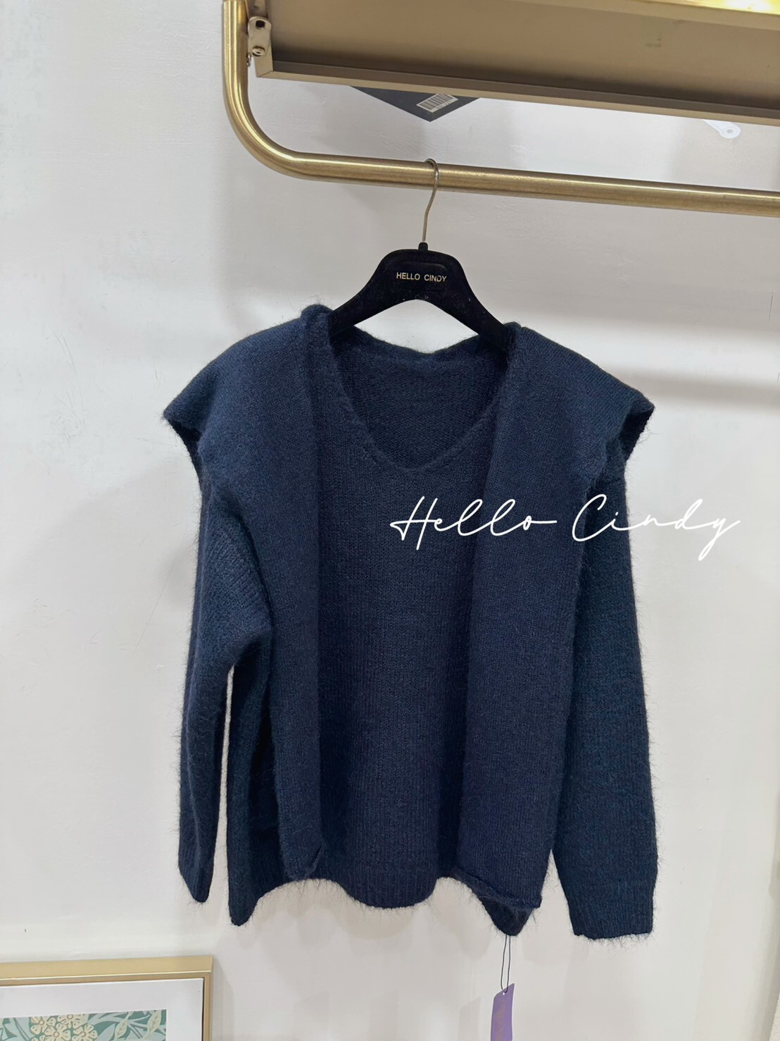2/3小直播獨家特價款~8%羊毛深藍附披肩V領毛海毛衣