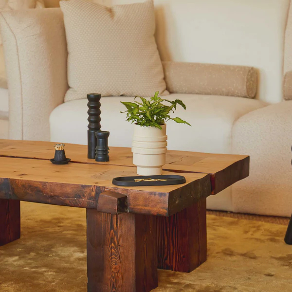 strata plant ，設計靈感來自西蒙娜·布魯斯特的首個珠寶系列以及她之後在工作室的創作。