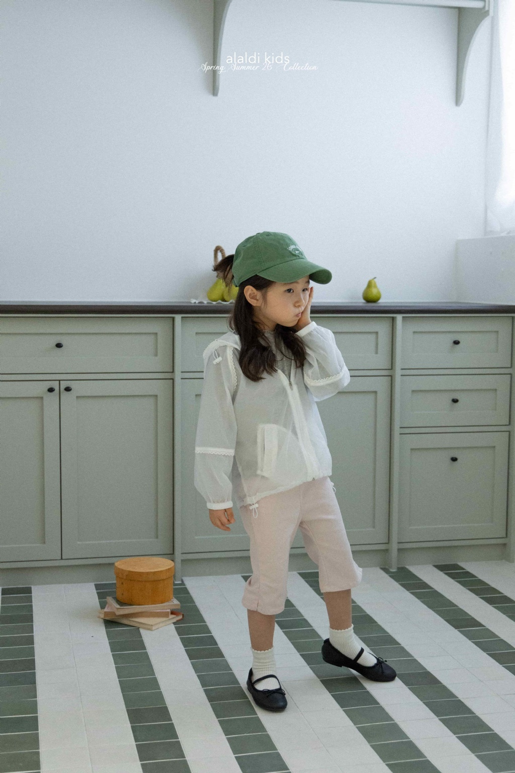 正韓春Aladin 兩色開衩七分喇叭褲