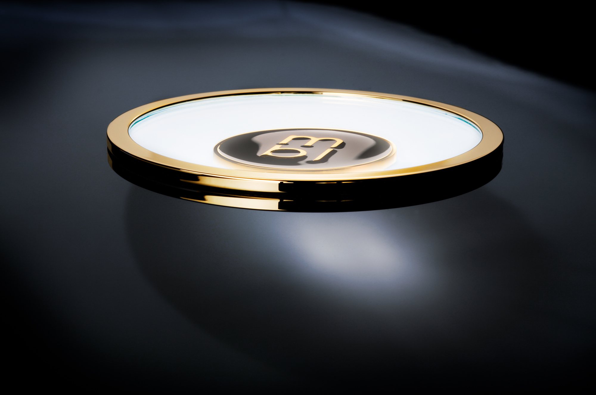 MBL Noble N11 前級放大器 Black Gold Details