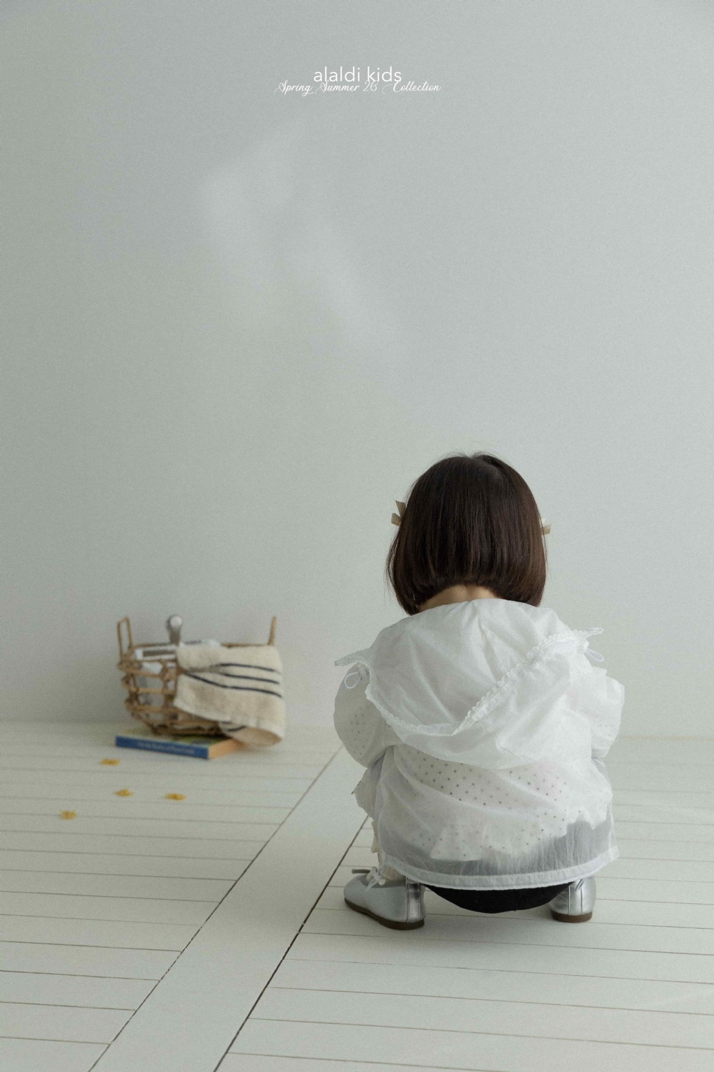 正韓春Aladin 兩色波點娃娃領上衣