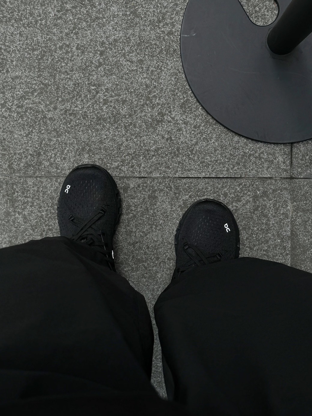 ON CLOUD X4 黑騎士