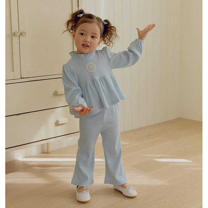 正韓春ueo 兩色蕾絲櫻桃套裝