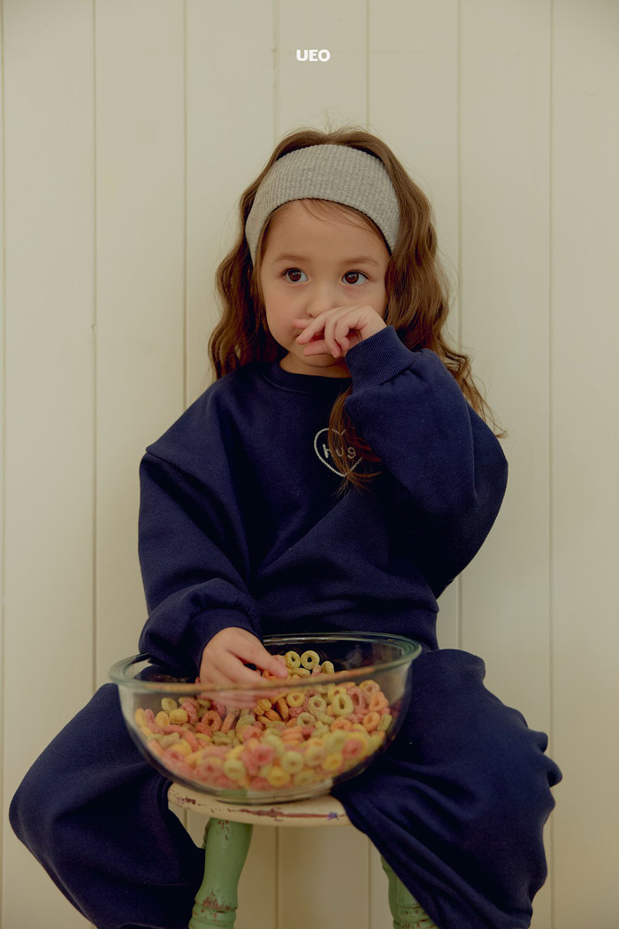 正韓春ueo 三色刺繡愛心HUG套裝