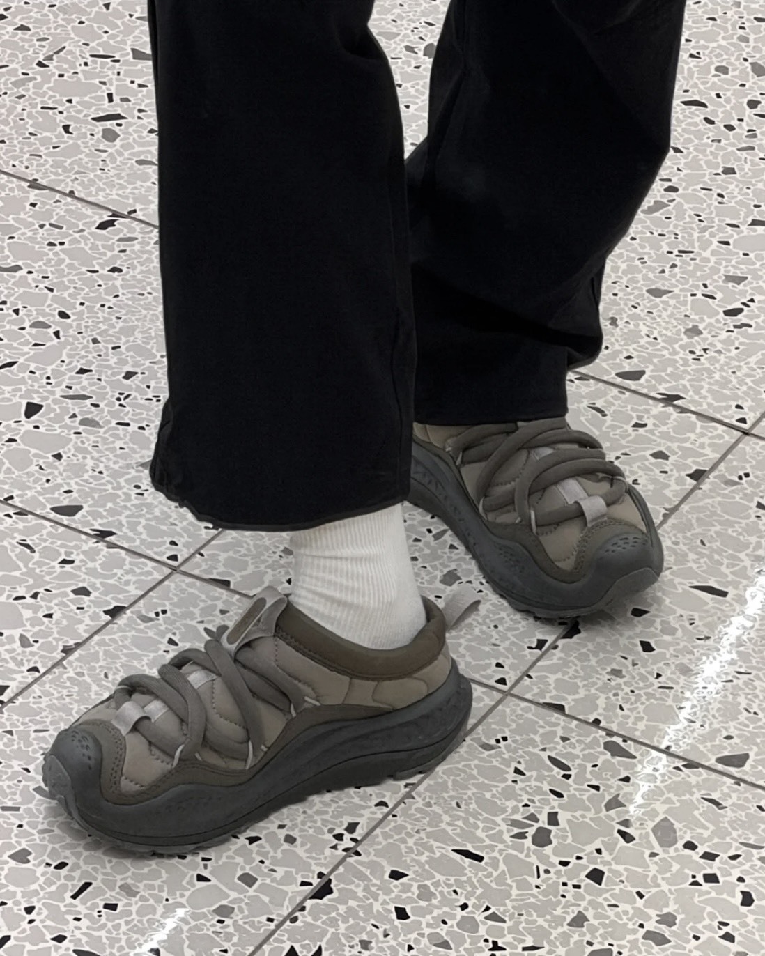 HOKA ONE ONE ORA PRIMO 烏龍麵 毛毛蟲 恢復鞋 焙茶