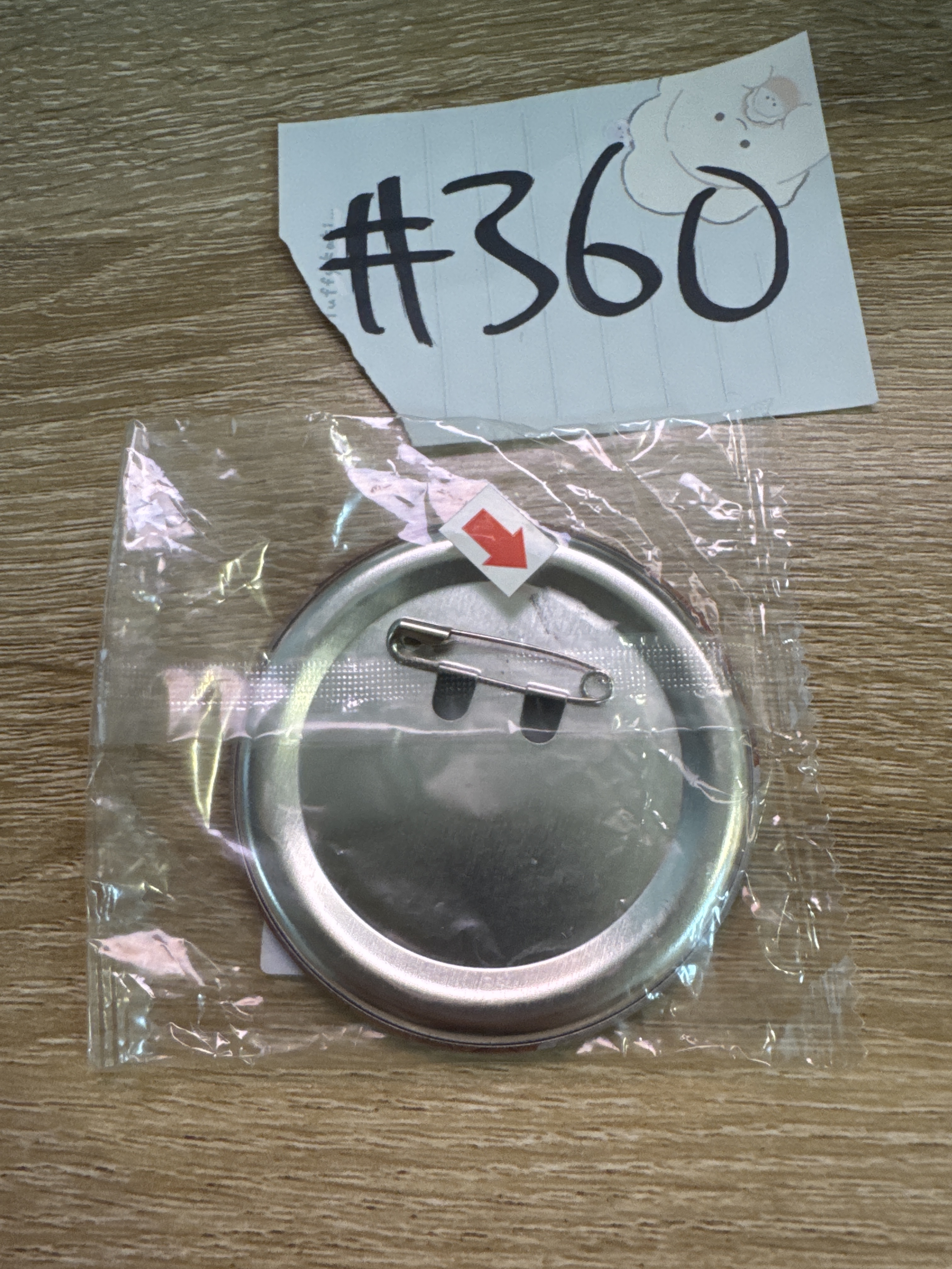 進擊的巨人 LEVI 襟章 瑕#360