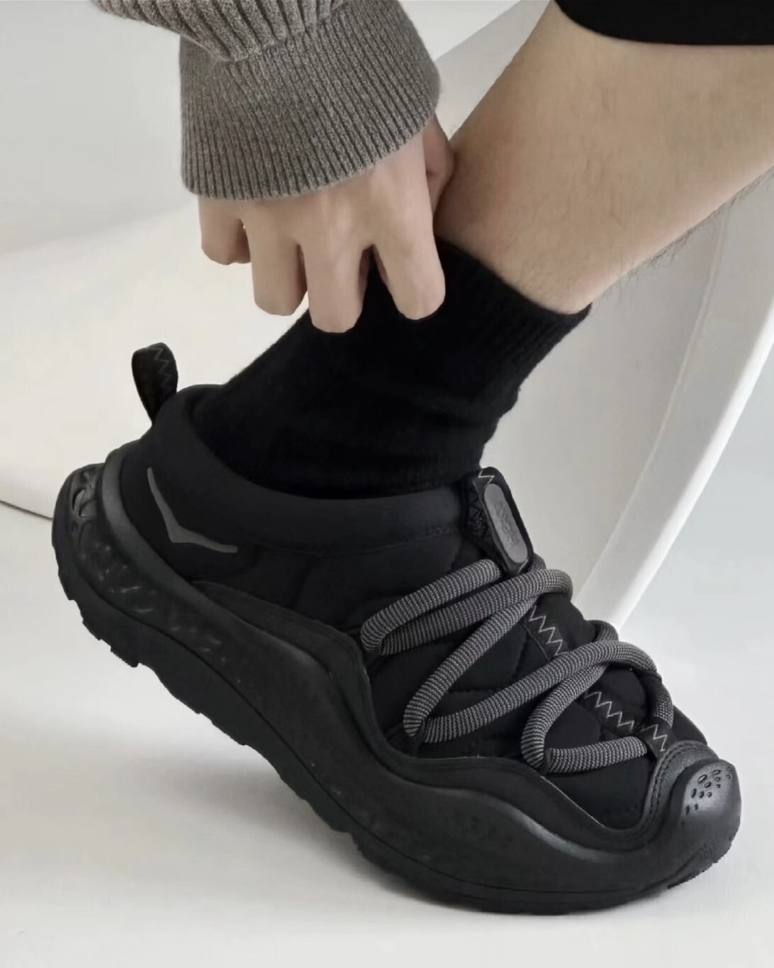 HOKA ONE ONE ORA PRIMO 烏龍麵 毛毛蟲 恢復鞋 黑