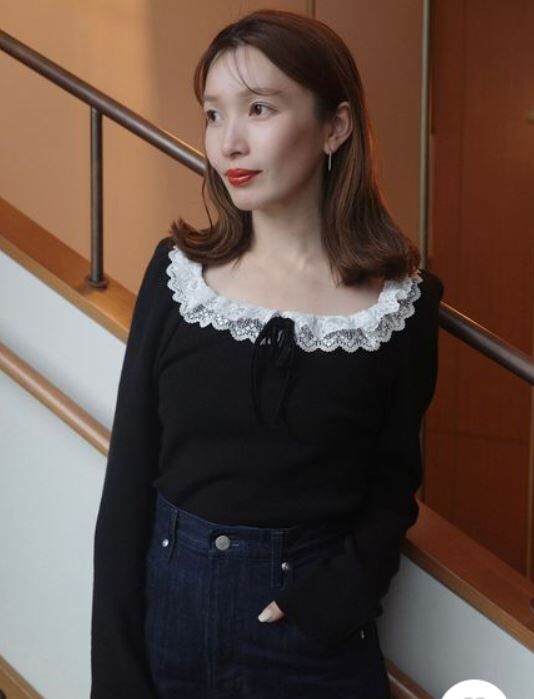 [預購] SNIDEL 荷葉邊高領針織上衣