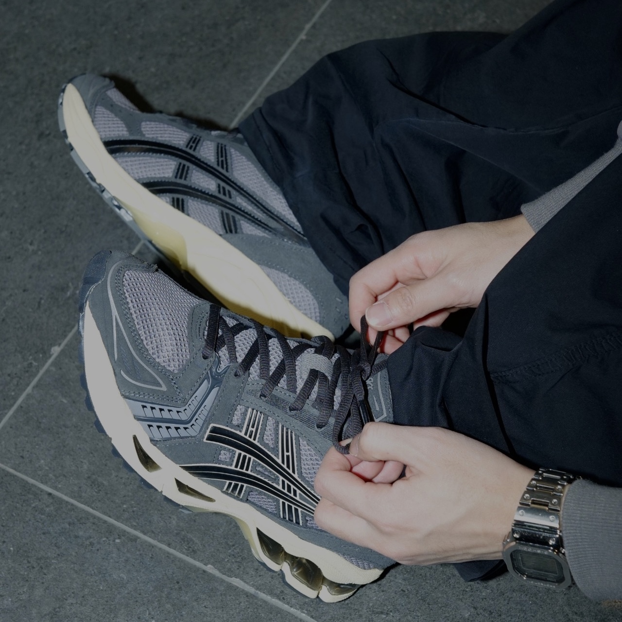 ASICS GEL-KAYANO 14 深灰 鐵灰 炭灰 灰黑 米黃底 休閒 復古 做舊 男鞋 1203A540-020