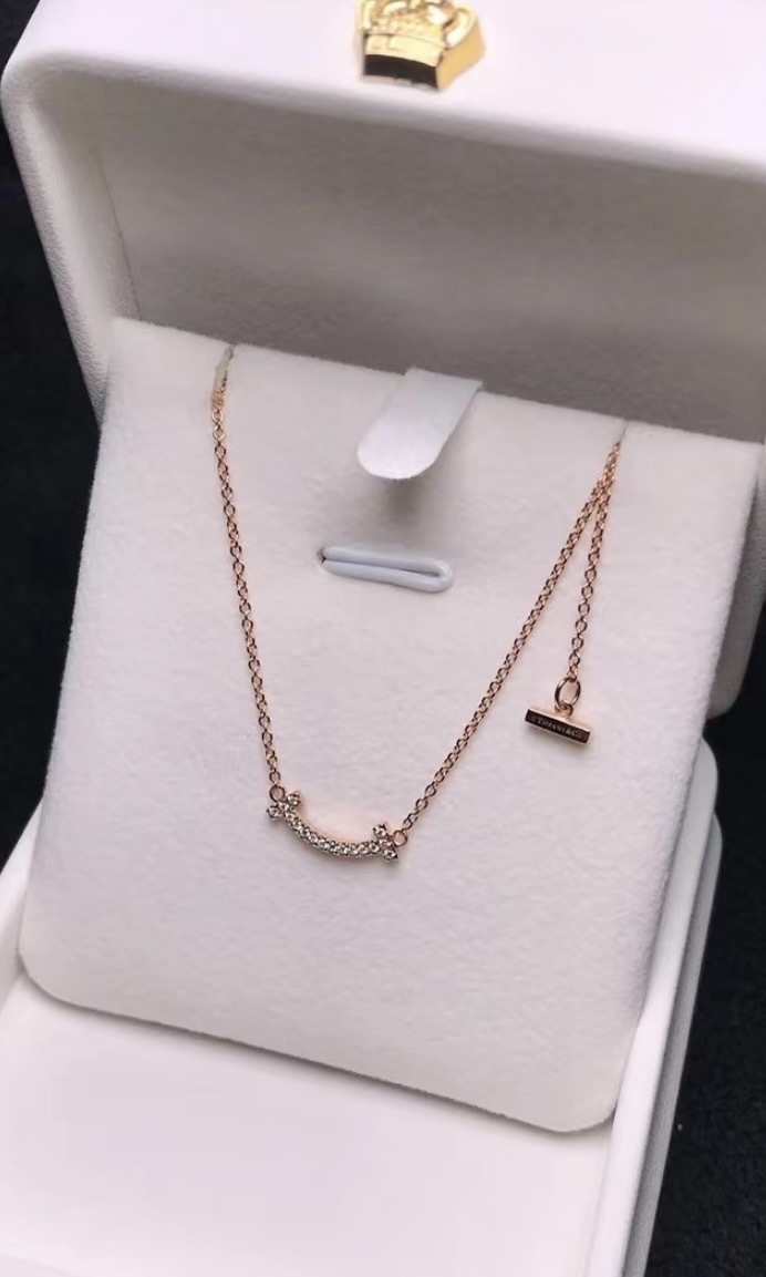 TIFFANY & CO Smile Pendant in Rose Gold with Diamonds