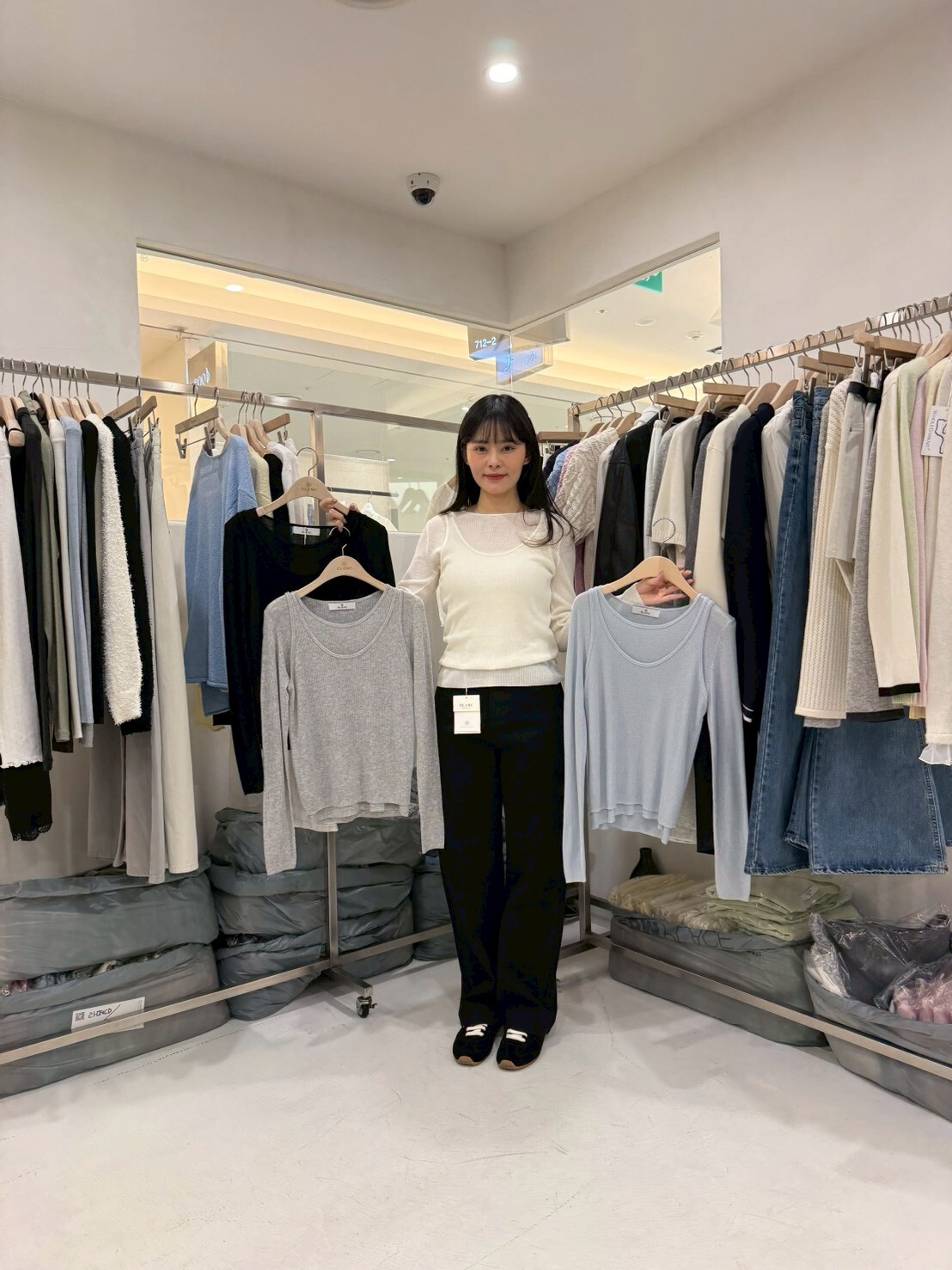 MB5508 暗紋兩件式背心長袖上衣 *特價* (優惠碼同充值購物金不適用)